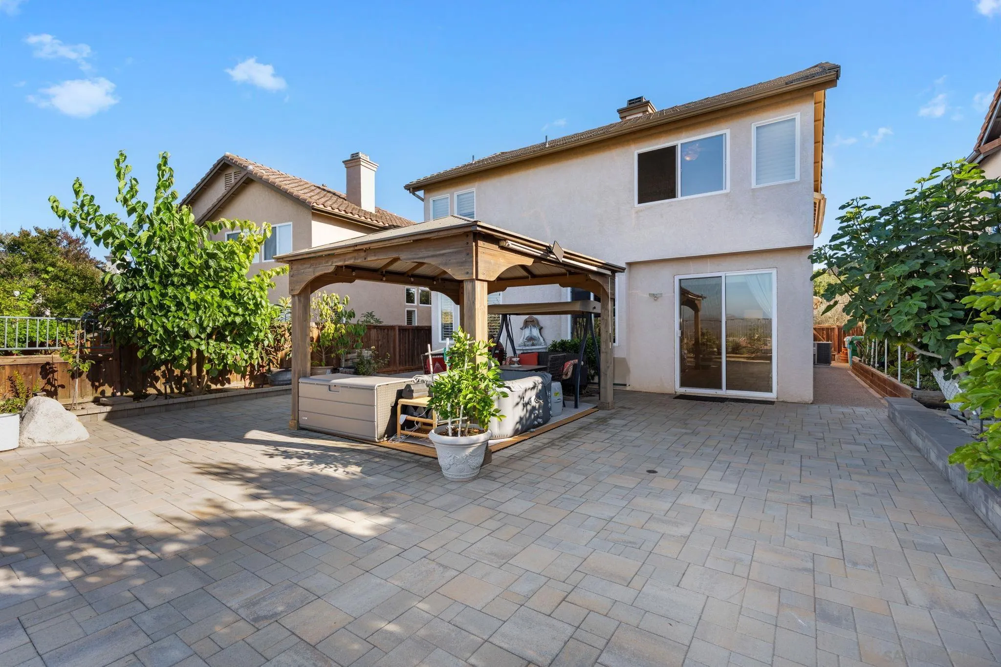 https://cdn.realtyfeed.com/cdn/127/260014308/72762f924394c24e3746448e41e17fa5.webp