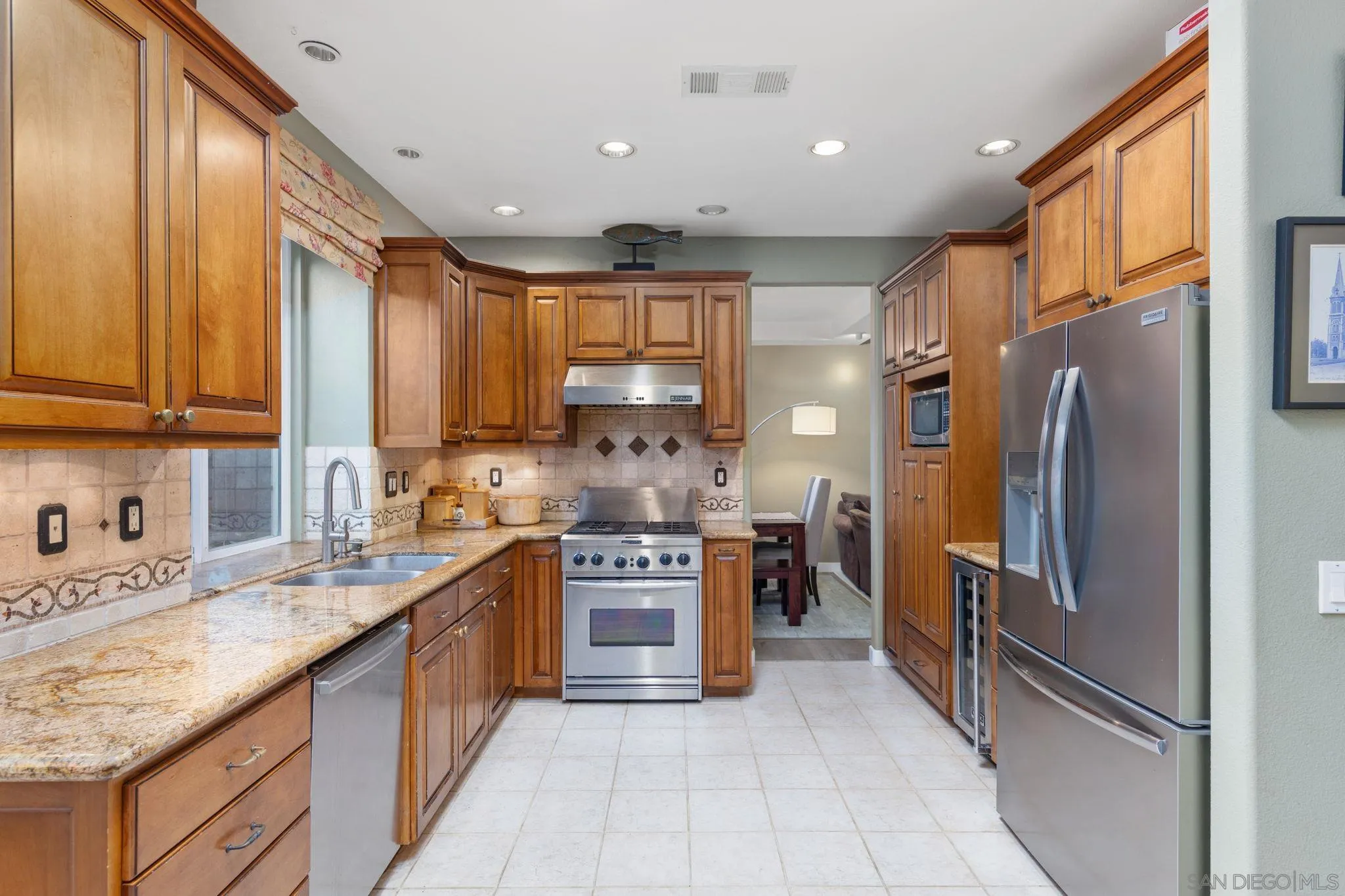 https://cdn.realtyfeed.com/cdn/127/260014308/8f0524e801994e4974993f5923c727cd.webp