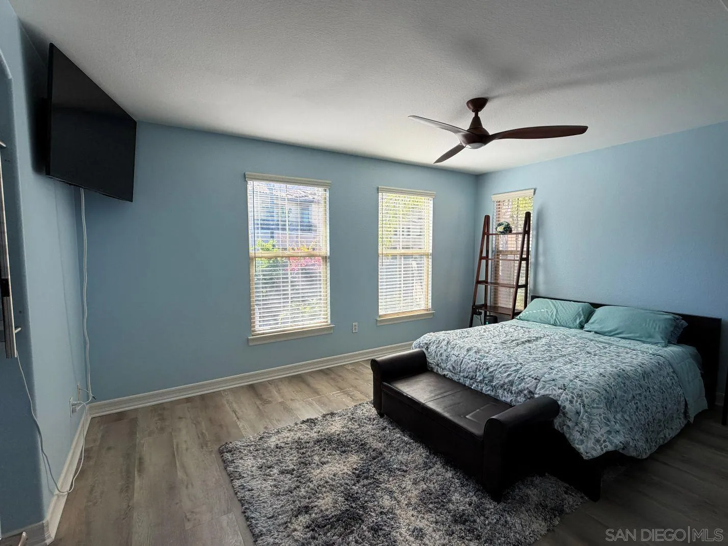 https://cdn.realtyfeed.com/cdn/127/260014310/401e959e6b97090b9f27f10d710a8e57.webp