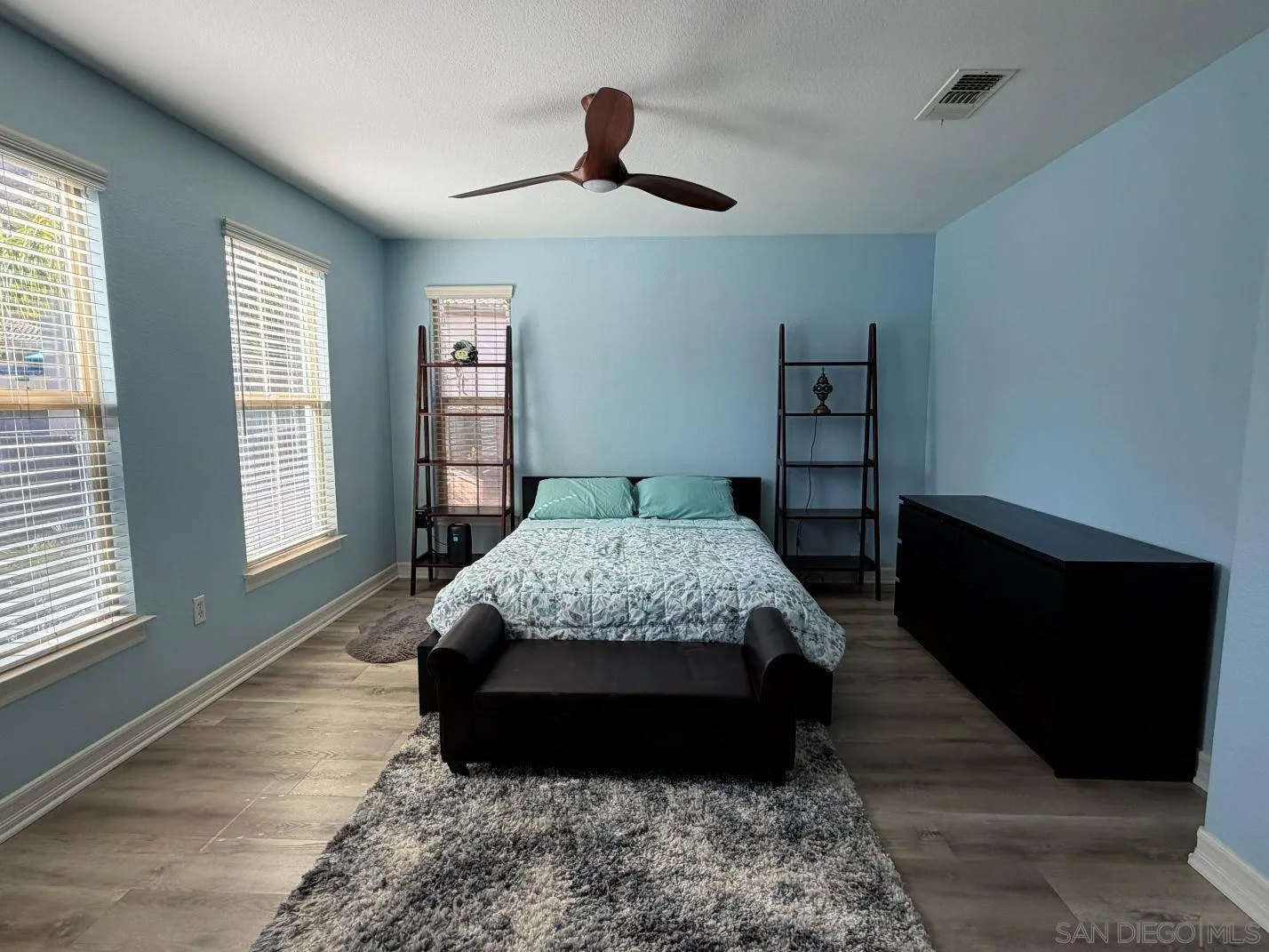 https://cdn.realtyfeed.com/cdn/127/260014310/b9a3fe794d069fca4f6d48196ed50f8f.webp
