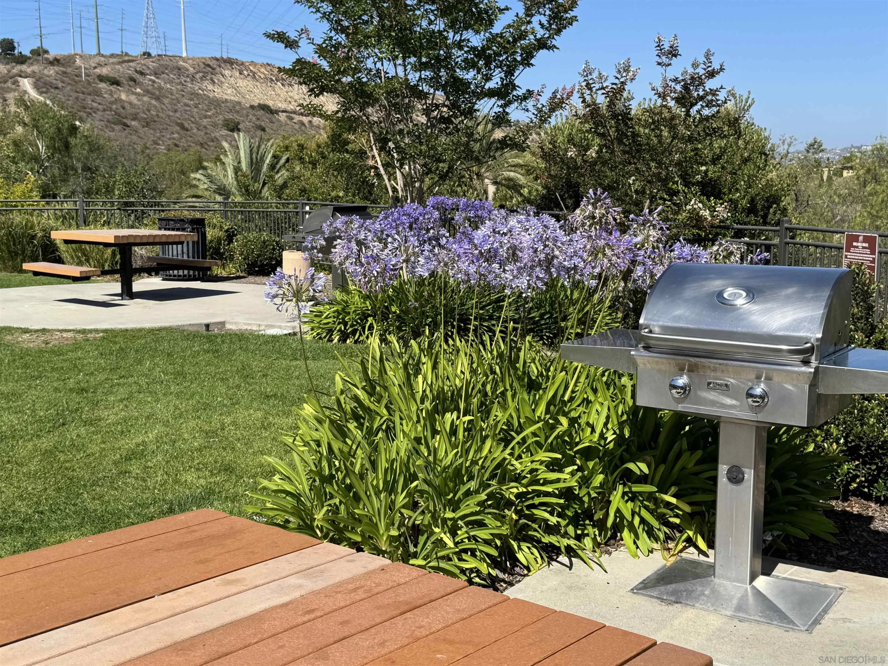 https://cdn.realtyfeed.com/cdn/127/260014310/fc6ce6195e6616f1f705b949d256d078.webp
