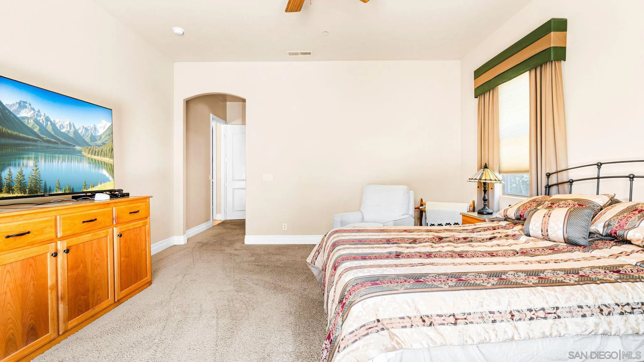 https://cdn.realtyfeed.com/cdn/127/260014311/e698485eb4f8833fb9bb95be88346e05.webp
