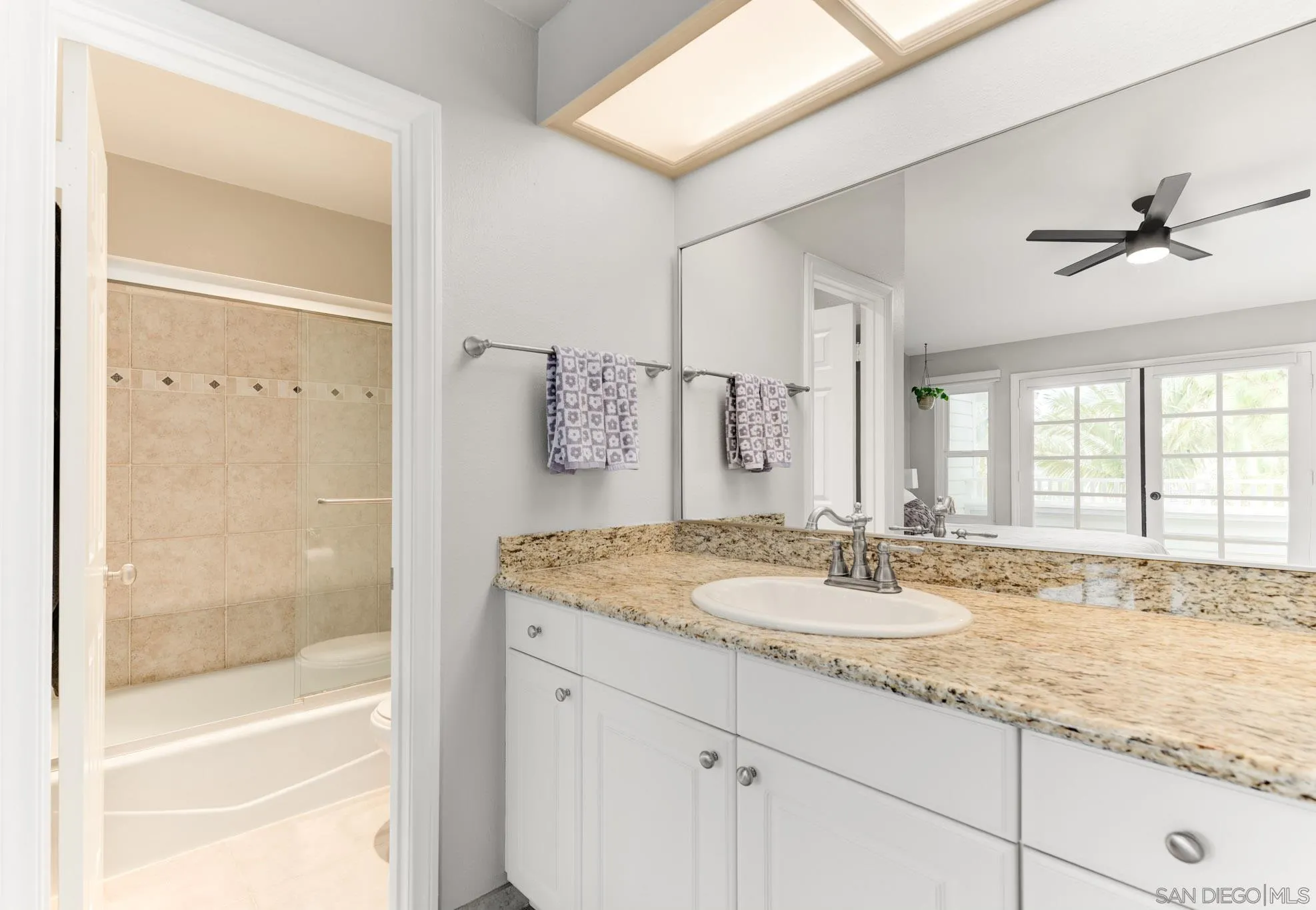 https://cdn.realtyfeed.com/cdn/127/260014313/c7e8b22622ffa7323e635c2d86b79531.webp