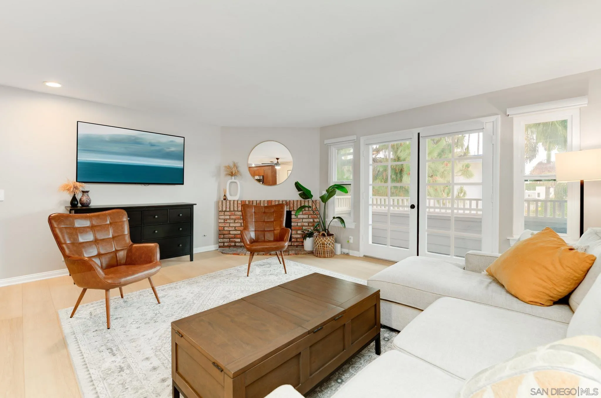 https://cdn.realtyfeed.com/cdn/127/260014313/ea7248da9d4b11717987360e8a3c0288.webp