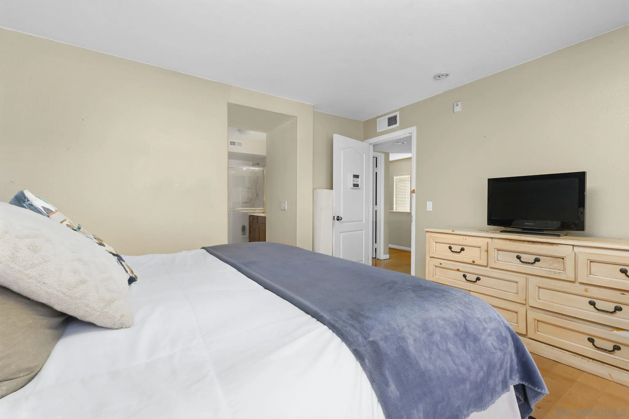 Photo #22: 260014315 Listing: Photo #22