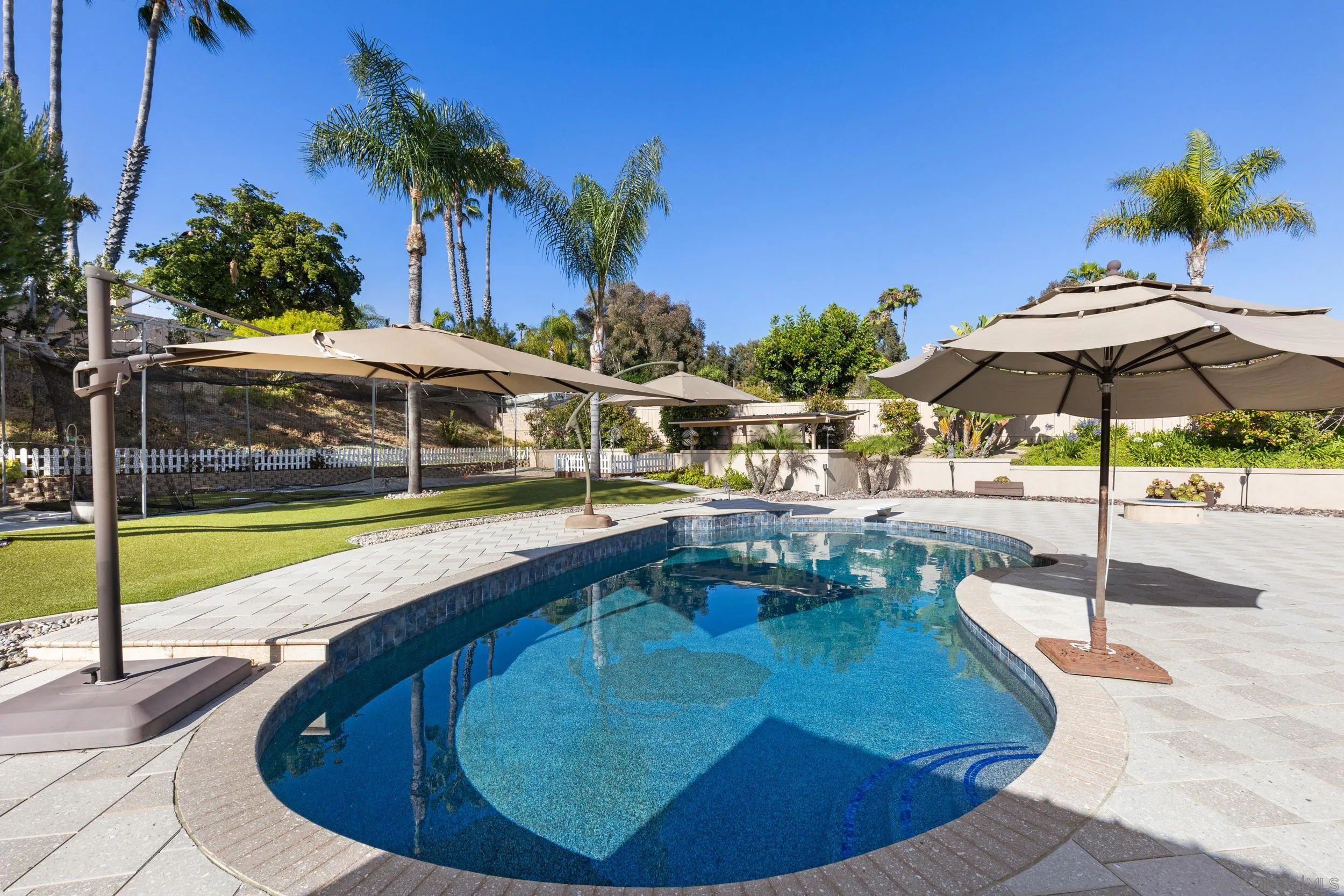 https://cdn.realtyfeed.com/cdn/127/260014316/120d3df350fe18fb6b5280f8024bf431.webp