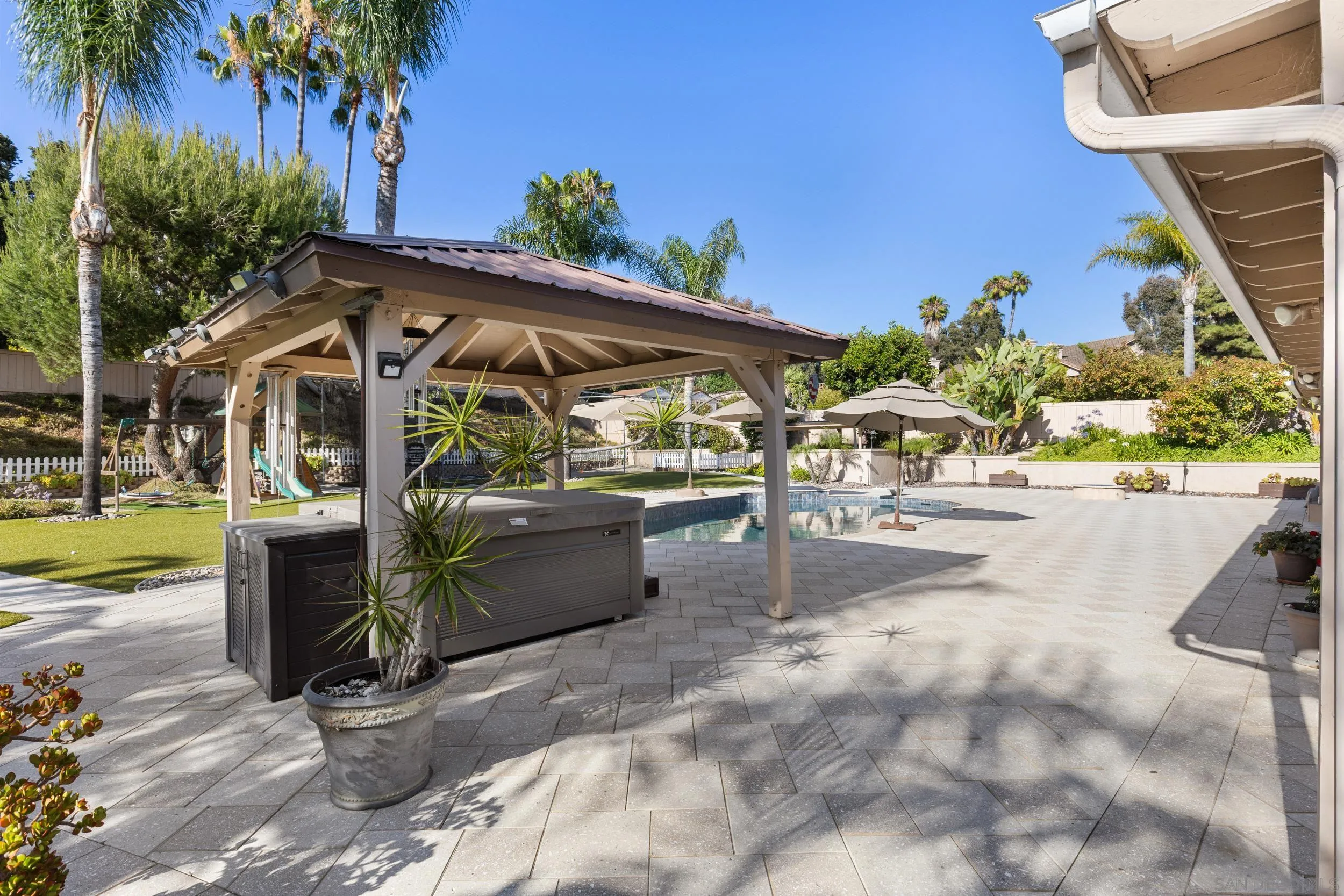 https://cdn.realtyfeed.com/cdn/127/260014316/4660dfec9044942f92a34f2c707ce285.webp