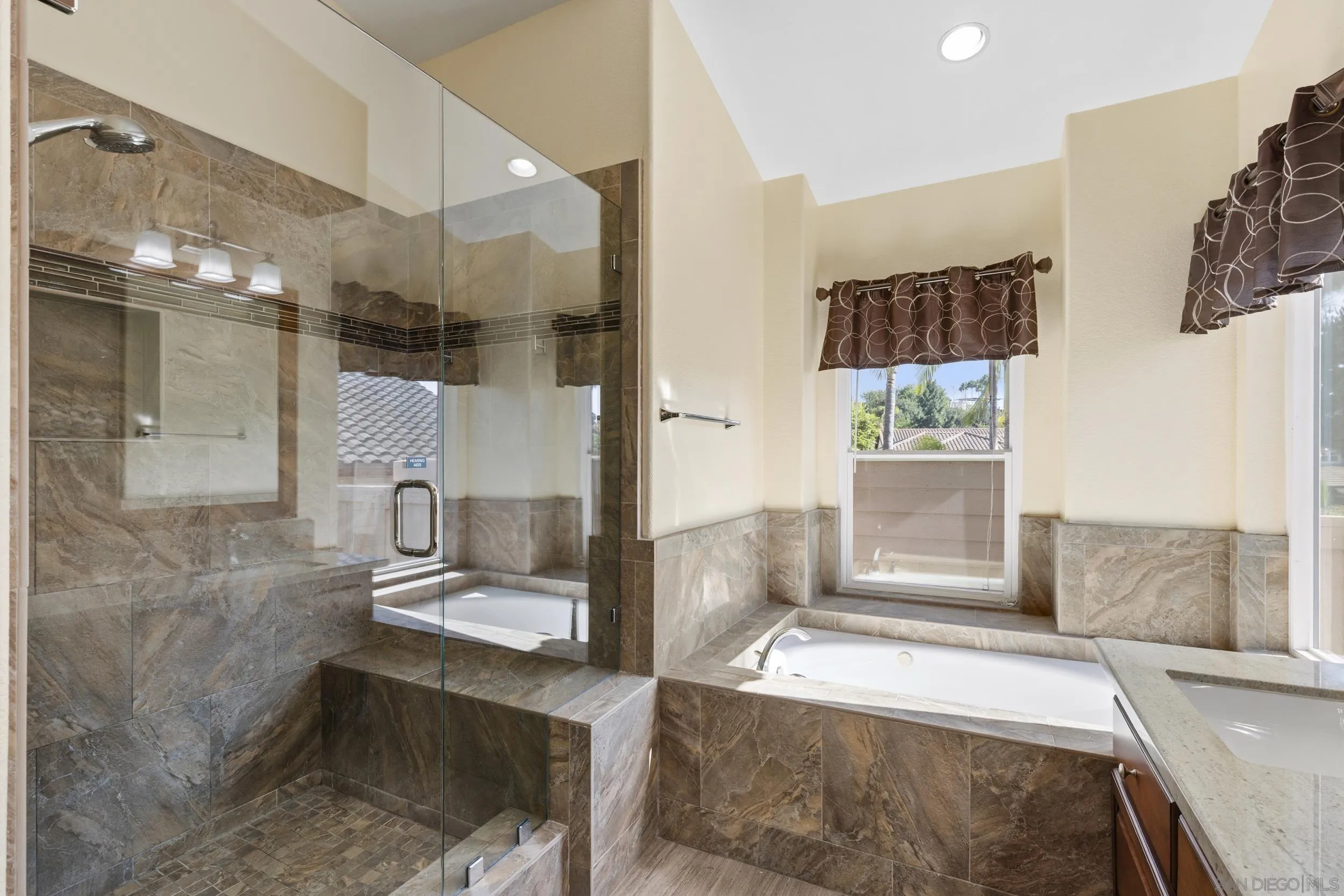 https://cdn.realtyfeed.com/cdn/127/260014316/4d32617ce59d650d1dad8e73e24c8ea5.webp