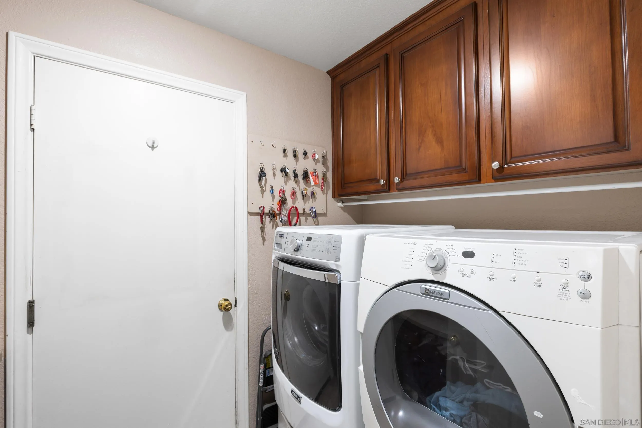 https://cdn.realtyfeed.com/cdn/127/260014316/68c309f58f3d5110653197b332092264.webp