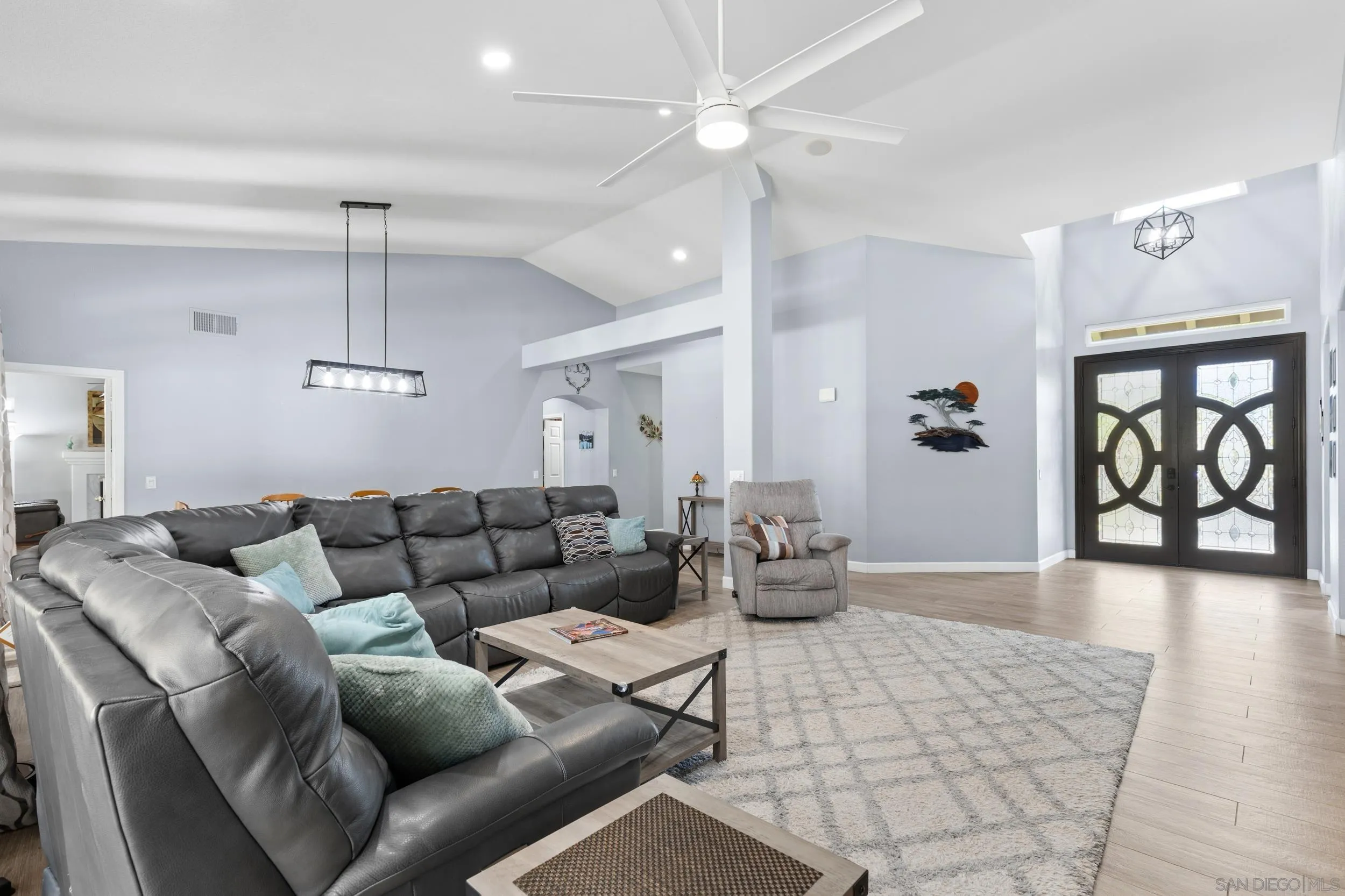 https://cdn.realtyfeed.com/cdn/127/260014316/9e5a47c599b5ef9dc806308cd613ef1d.webp