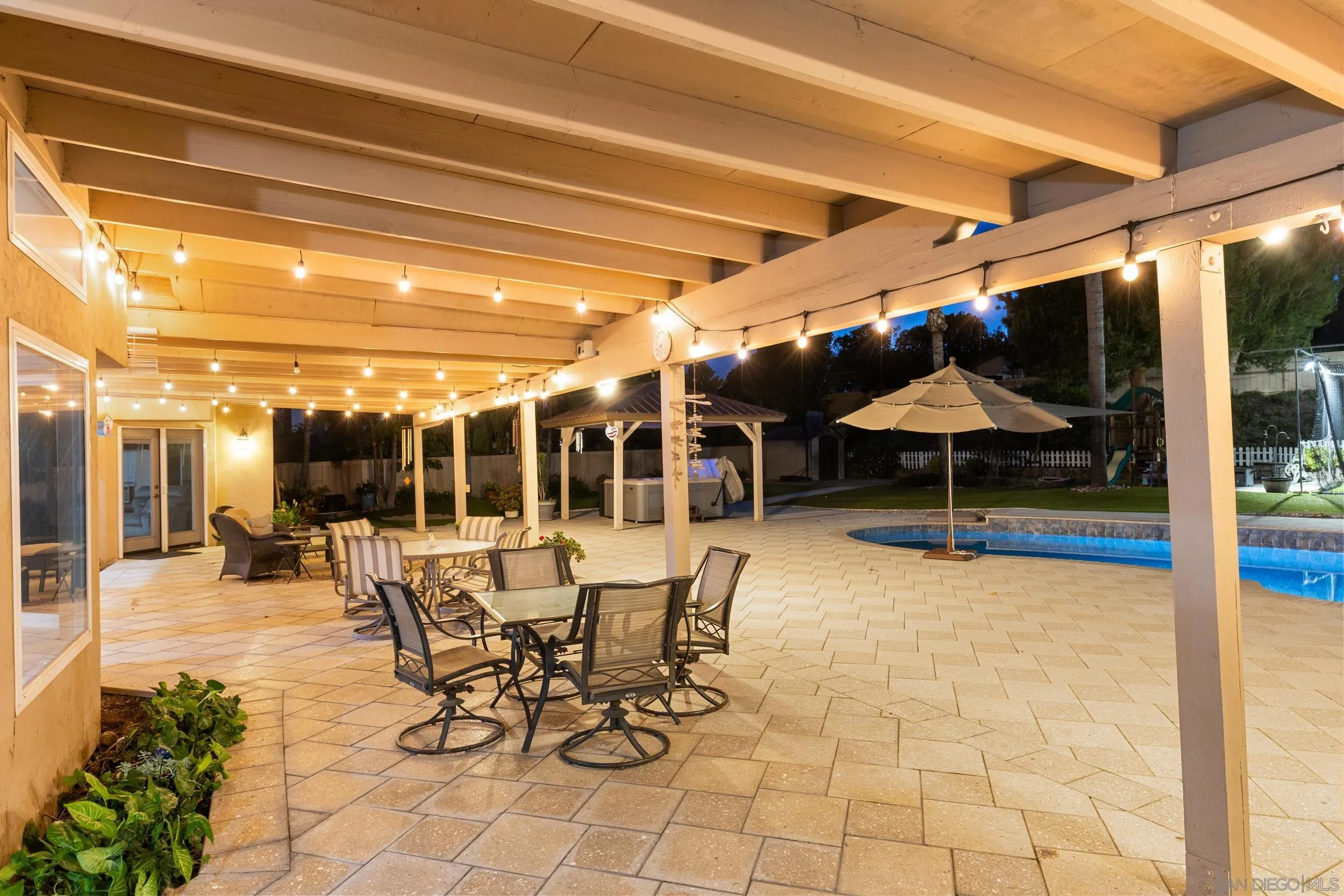 https://cdn.realtyfeed.com/cdn/127/260014316/ce749422bdf175c183bd5a28d8b808b1.webp