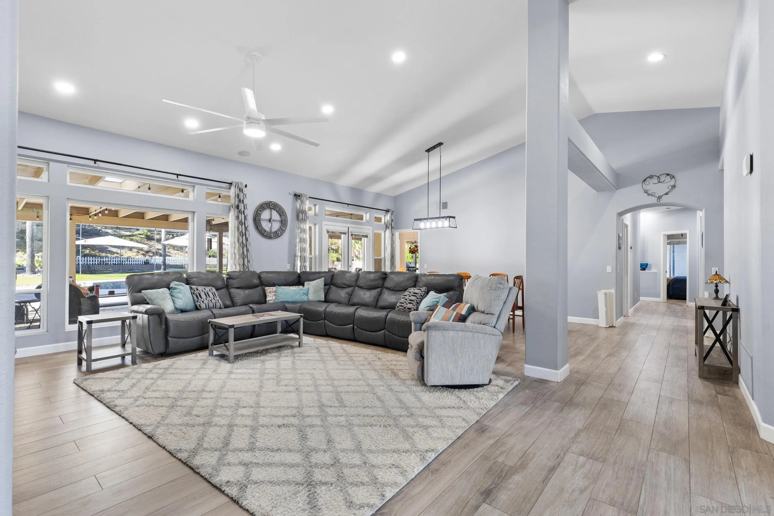 https://cdn.realtyfeed.com/cdn/127/260014316/d313f3c4ad24d8edd679522d6026c23f.webp