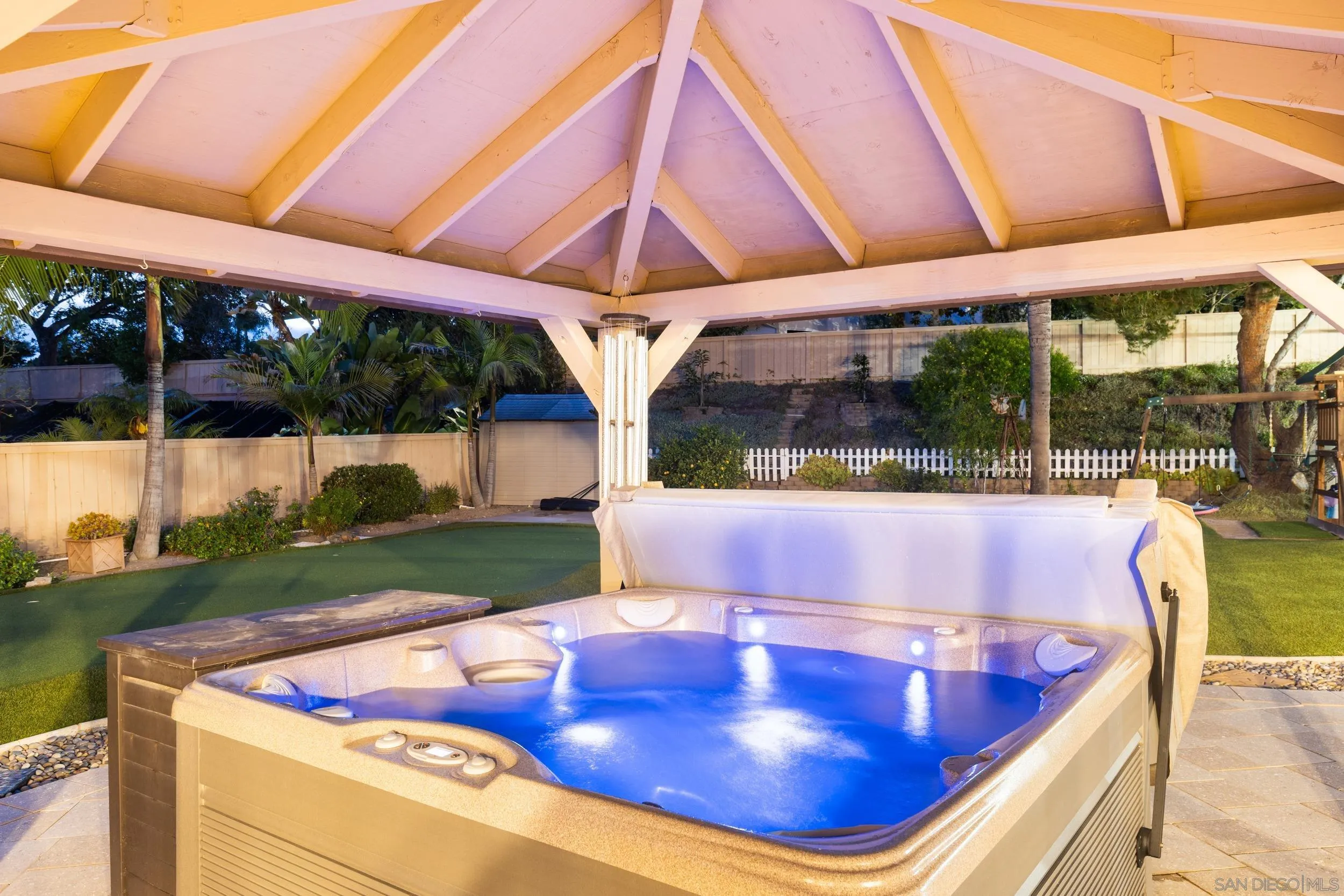 https://cdn.realtyfeed.com/cdn/127/260014316/d515999d09a7a279359f4a20375d2b77.webp