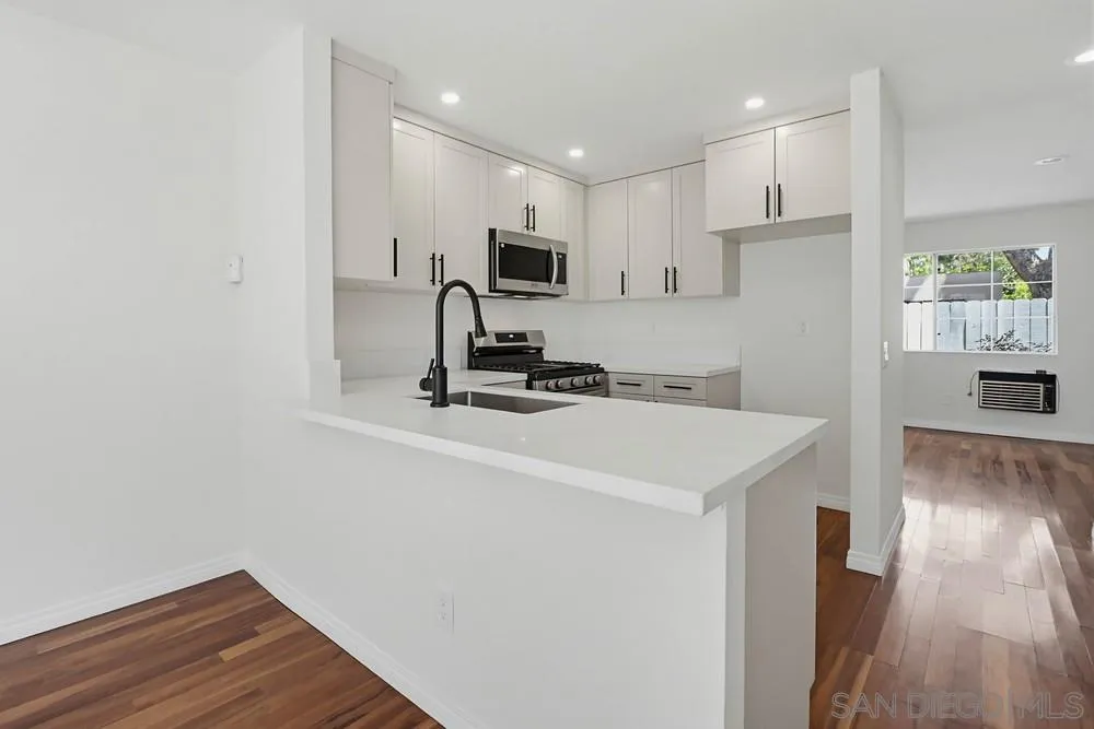 Photo #17: 260014317 Listing: Photo #17