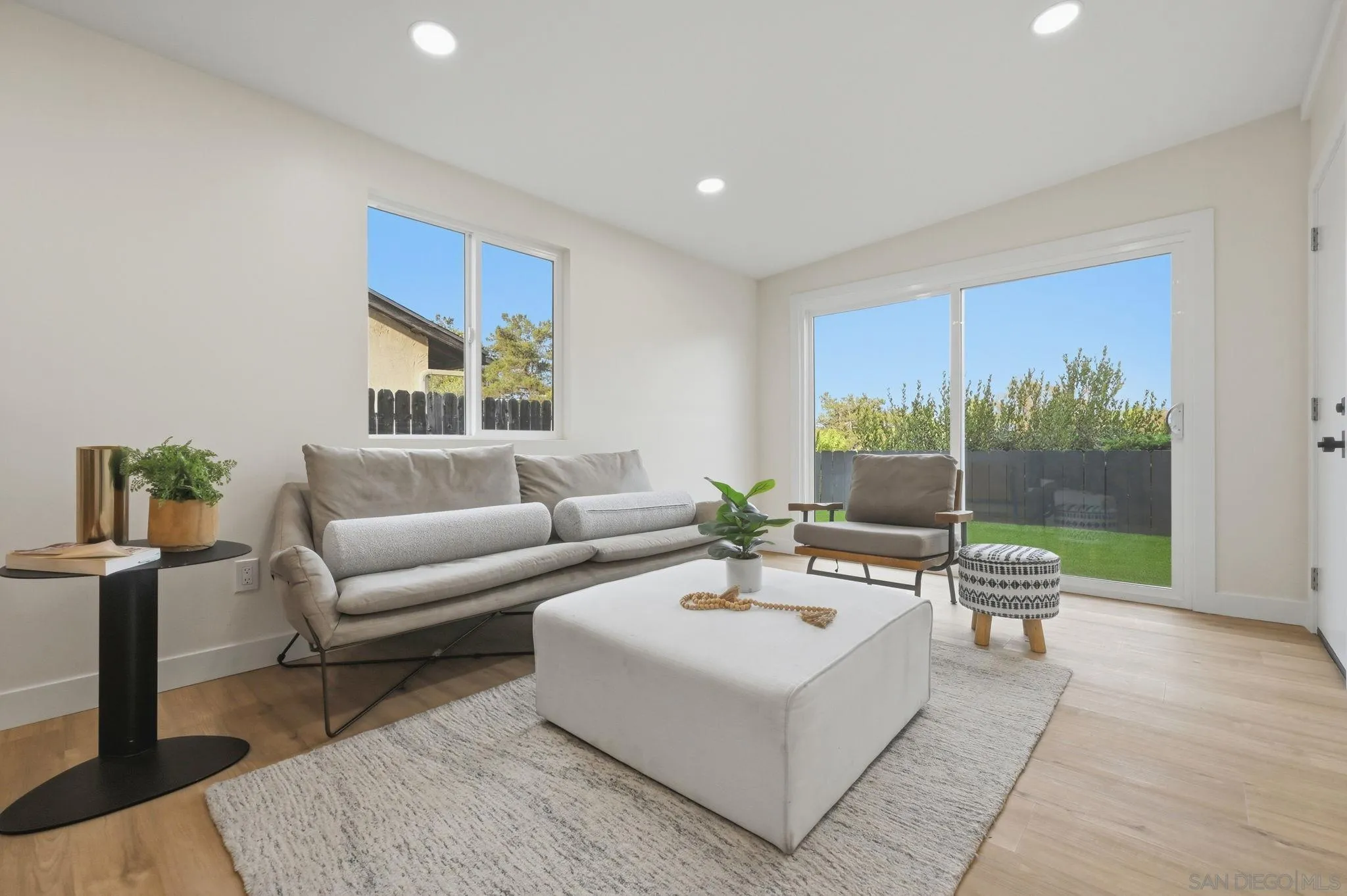 https://cdn.realtyfeed.com/cdn/127/260014319/d94ebde26a2912381f4e303a7d05e869.webp