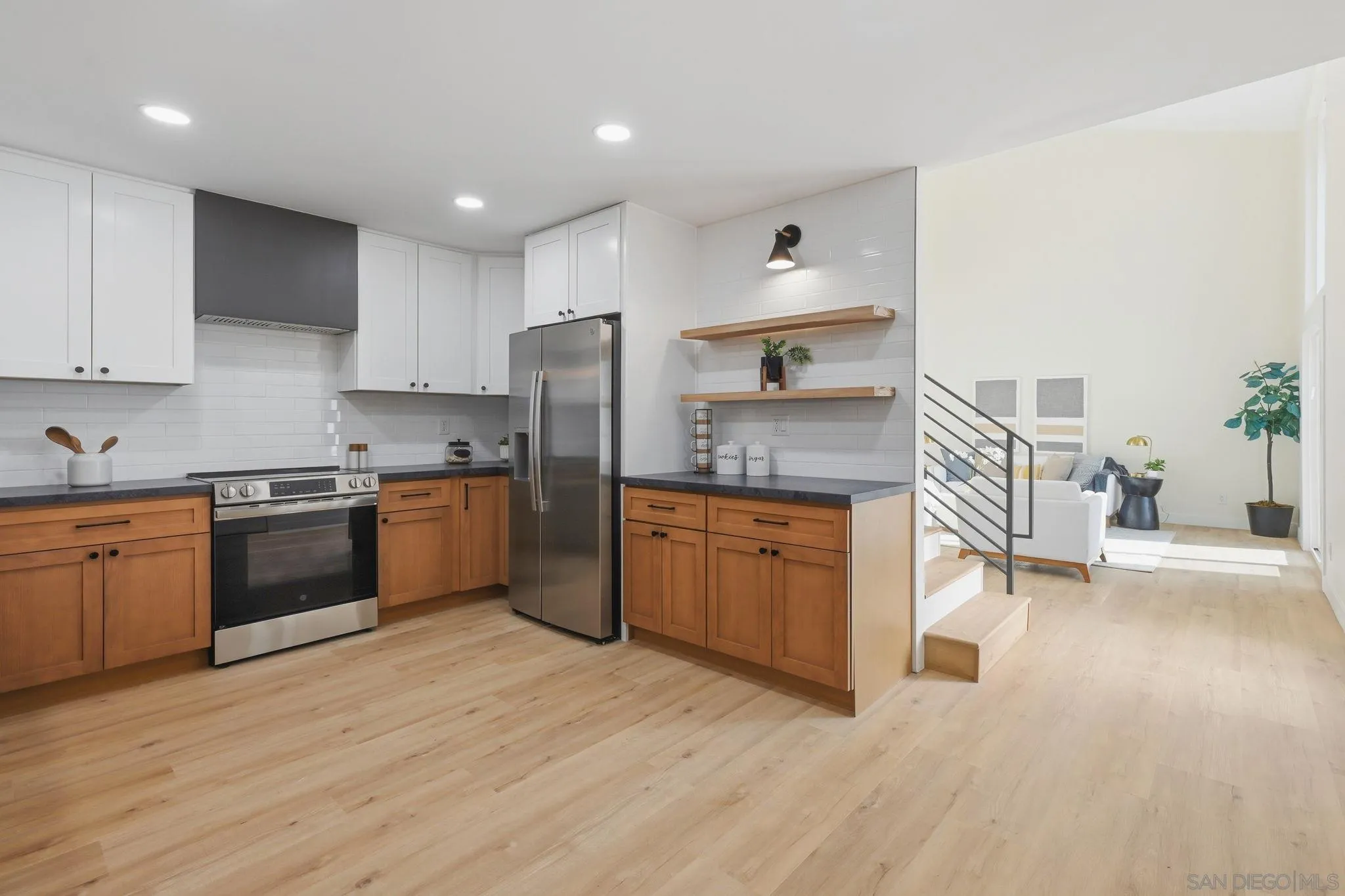 https://cdn.realtyfeed.com/cdn/127/260014319/faf72353b78e827a048fa1395089c7dd.webp