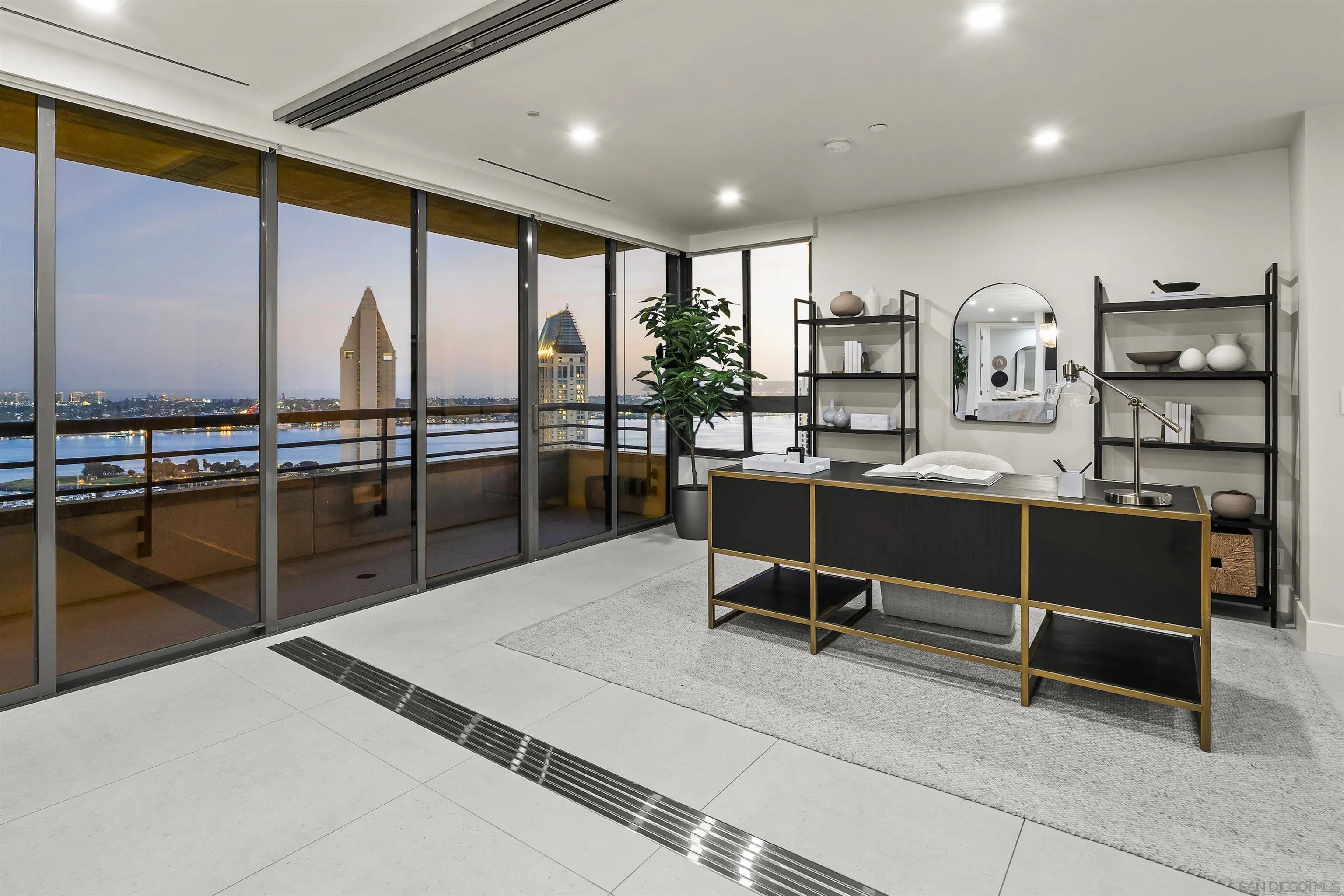 https://cdn.realtyfeed.com/cdn/127/260014324/1b26c3c8572a3e391566bb99d1ce8dc6.webp