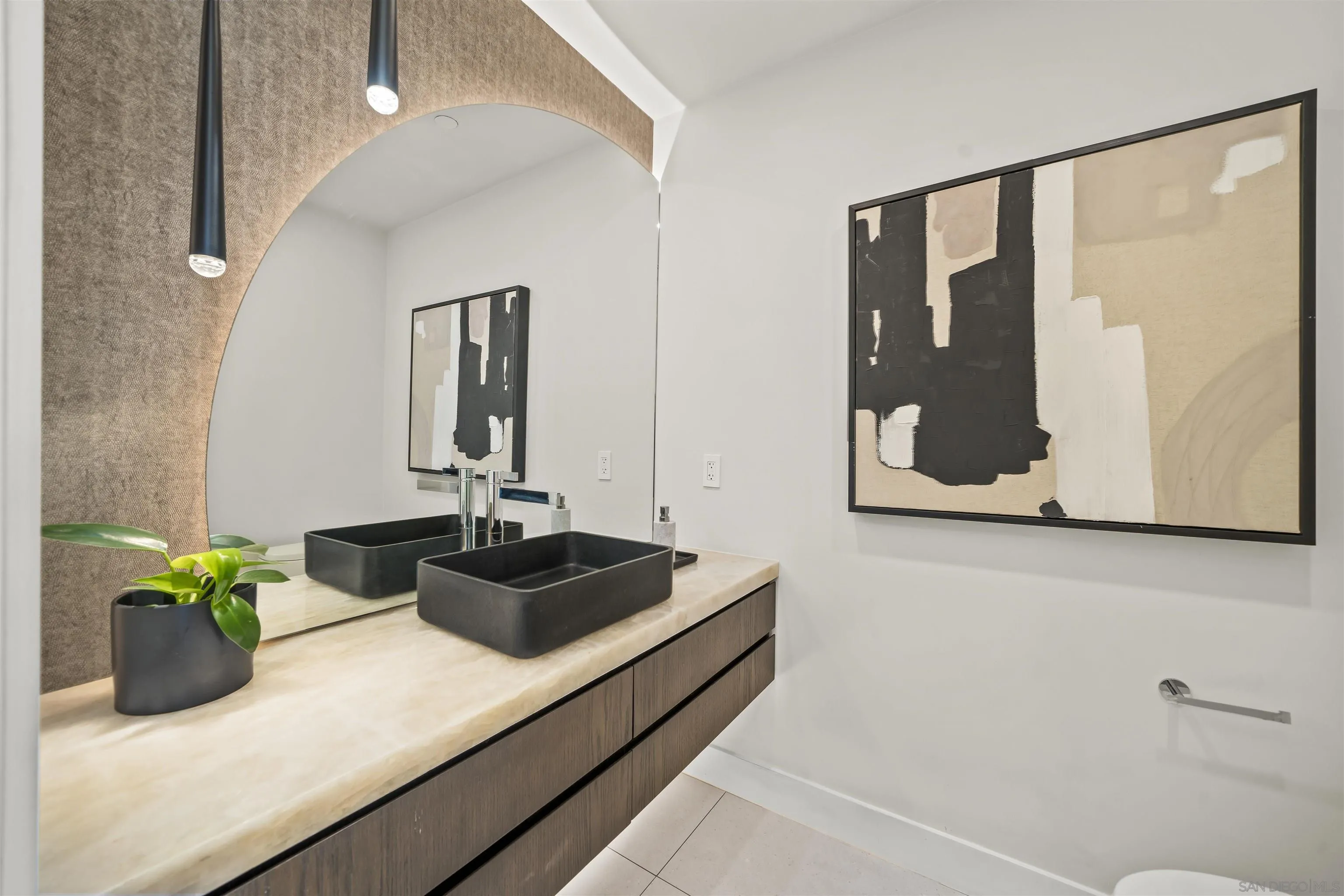 https://cdn.realtyfeed.com/cdn/127/260014324/21e64995caff199997d64ecde61c8583.webp