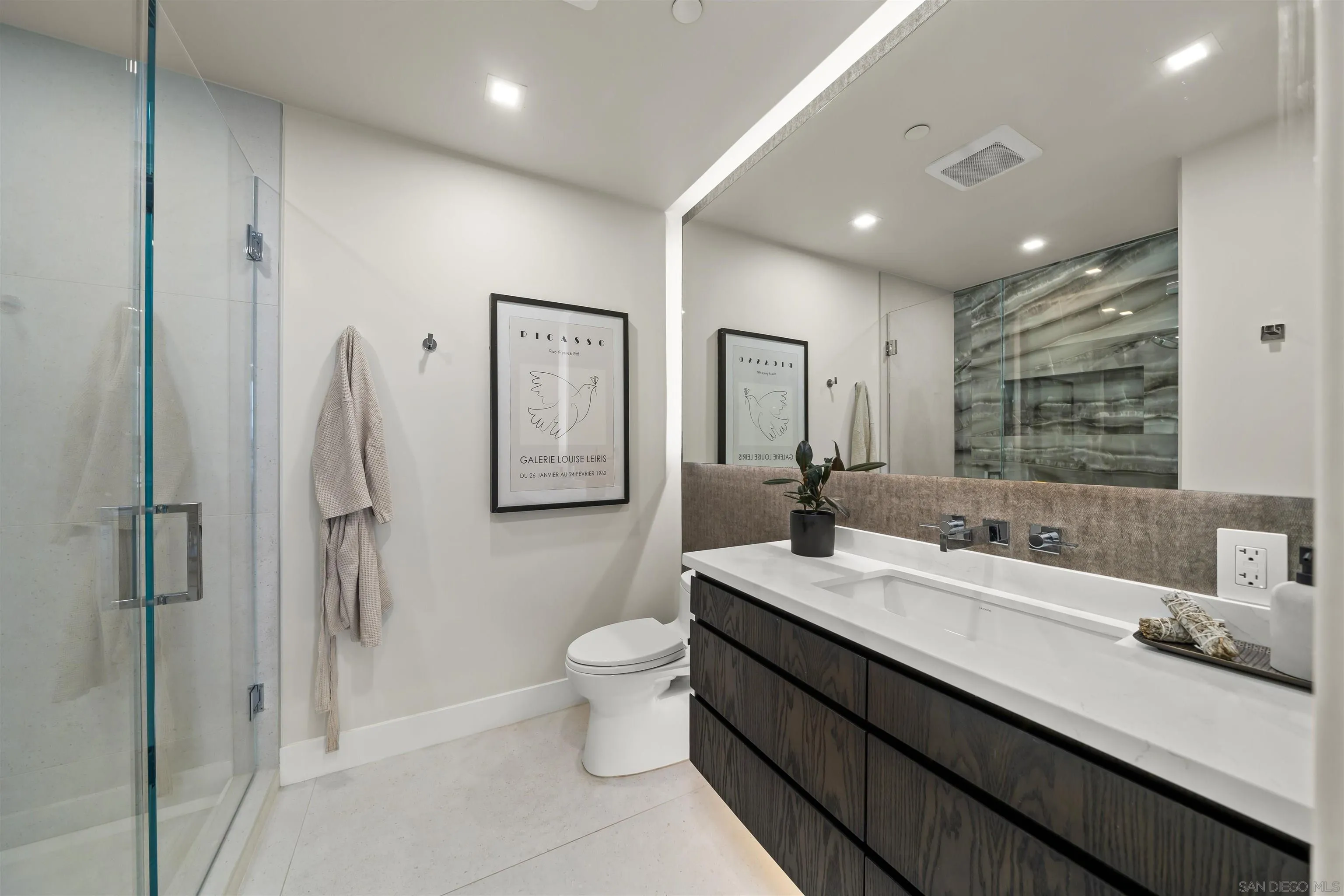 https://cdn.realtyfeed.com/cdn/127/260014324/4cfcb3aac8ef07be618dd9974a8479b4.webp