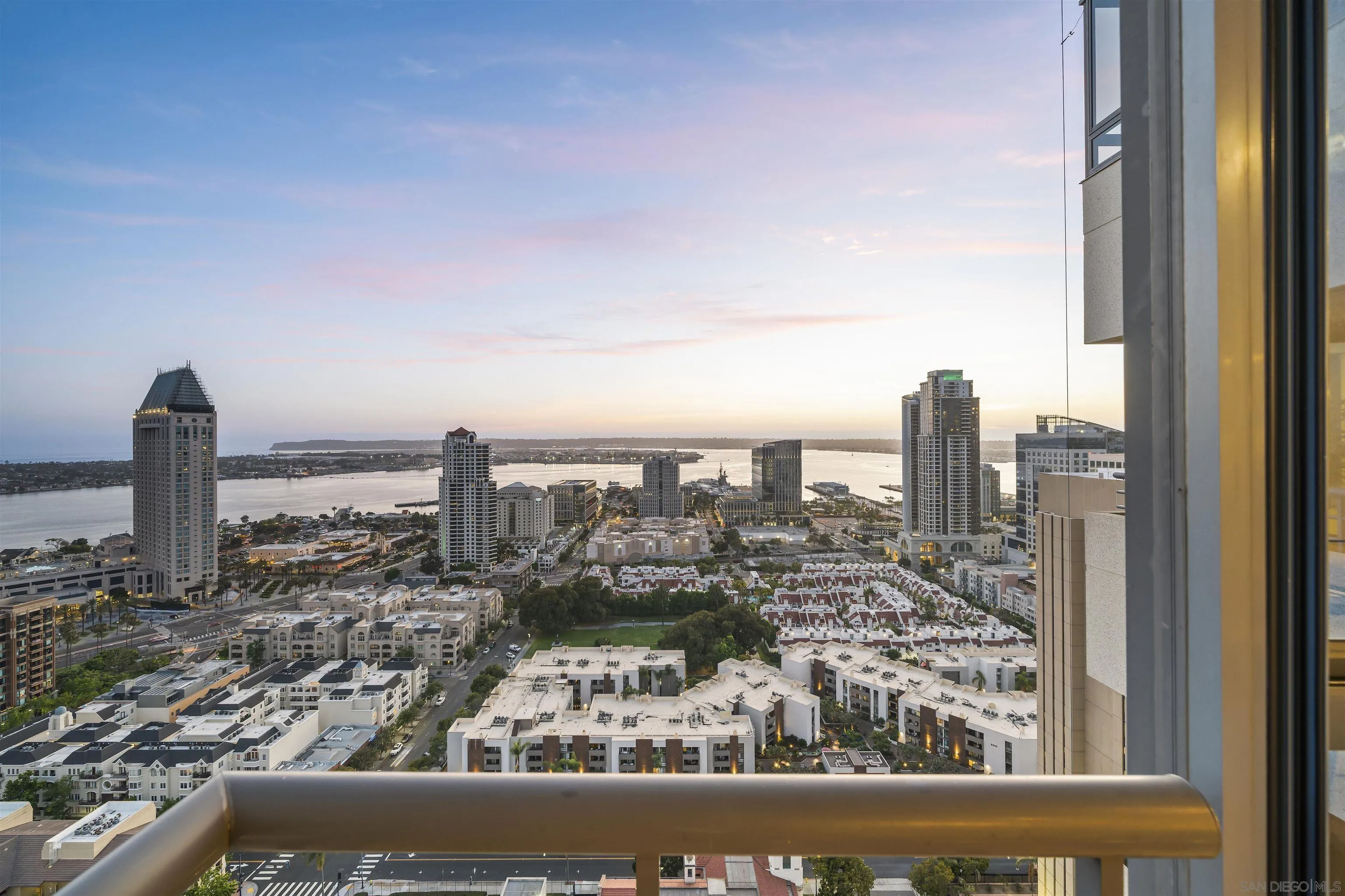 https://cdn.realtyfeed.com/cdn/127/260014324/545fb51c1e361322c67e8e404d6f7cad.webp