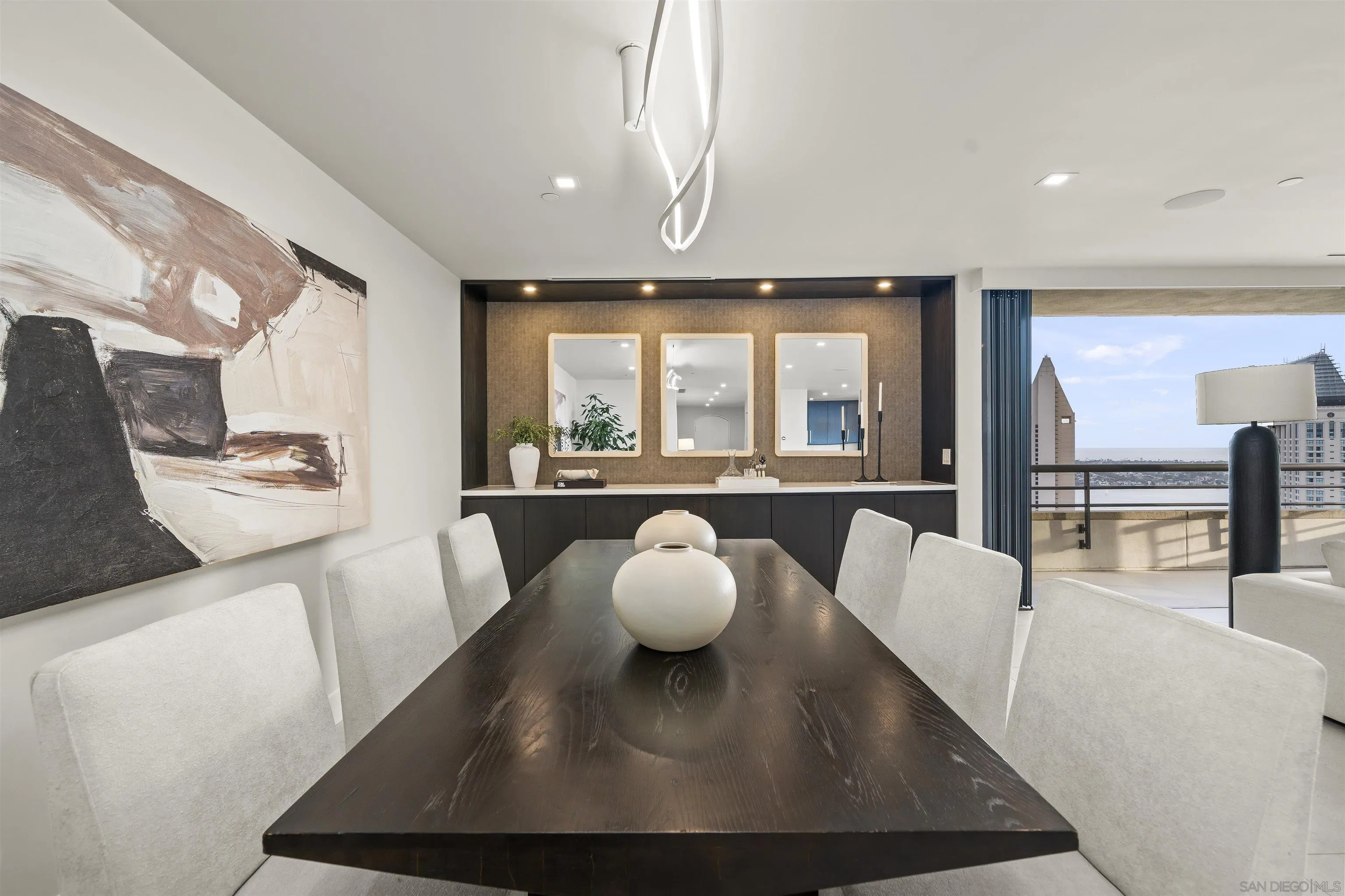 https://cdn.realtyfeed.com/cdn/127/260014324/5b7bb4cac2b677819ceea3979a60cc82.webp