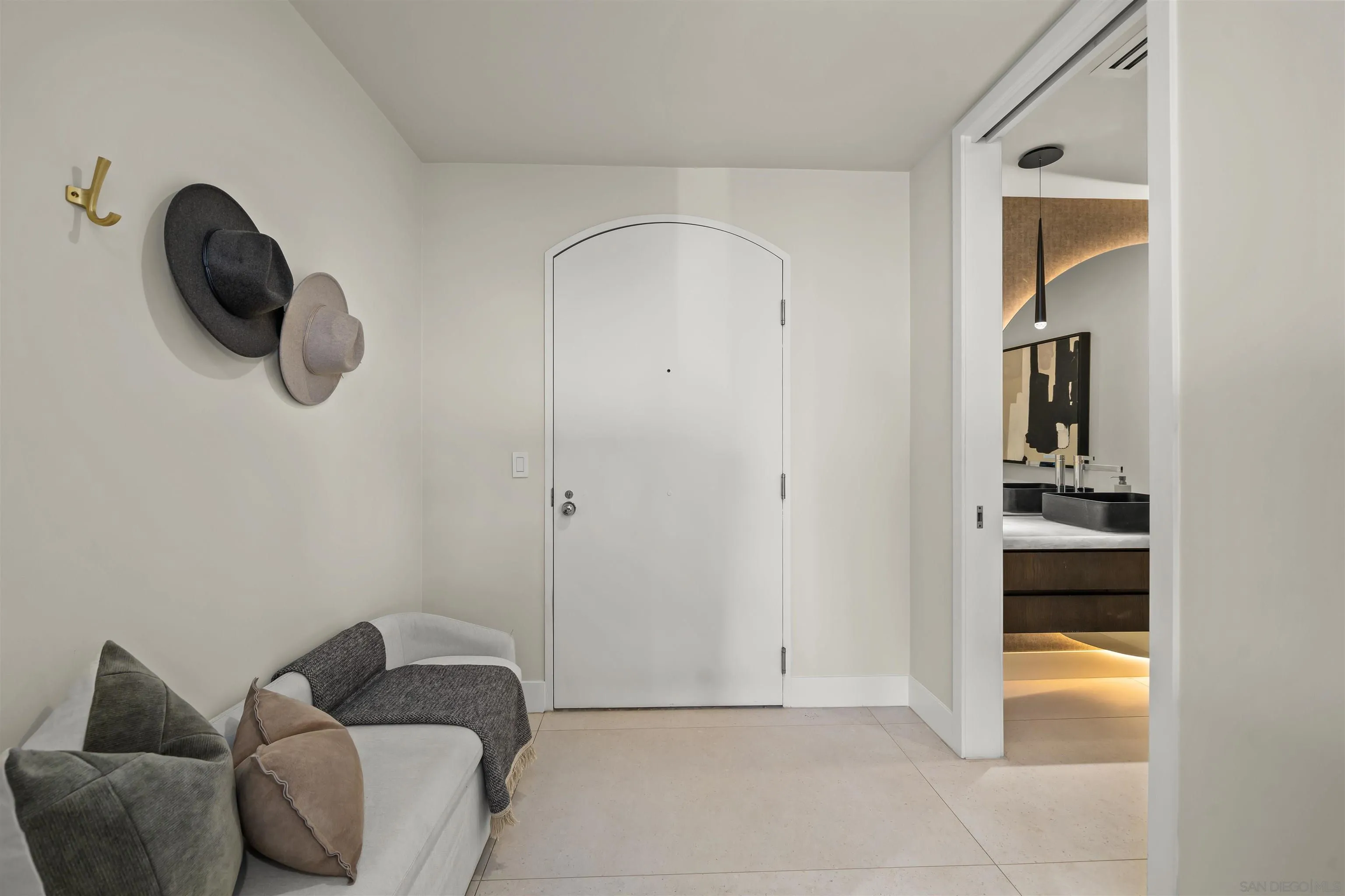 https://cdn.realtyfeed.com/cdn/127/260014324/689682b30c85dfe73e6170ebbfb2bec6.webp