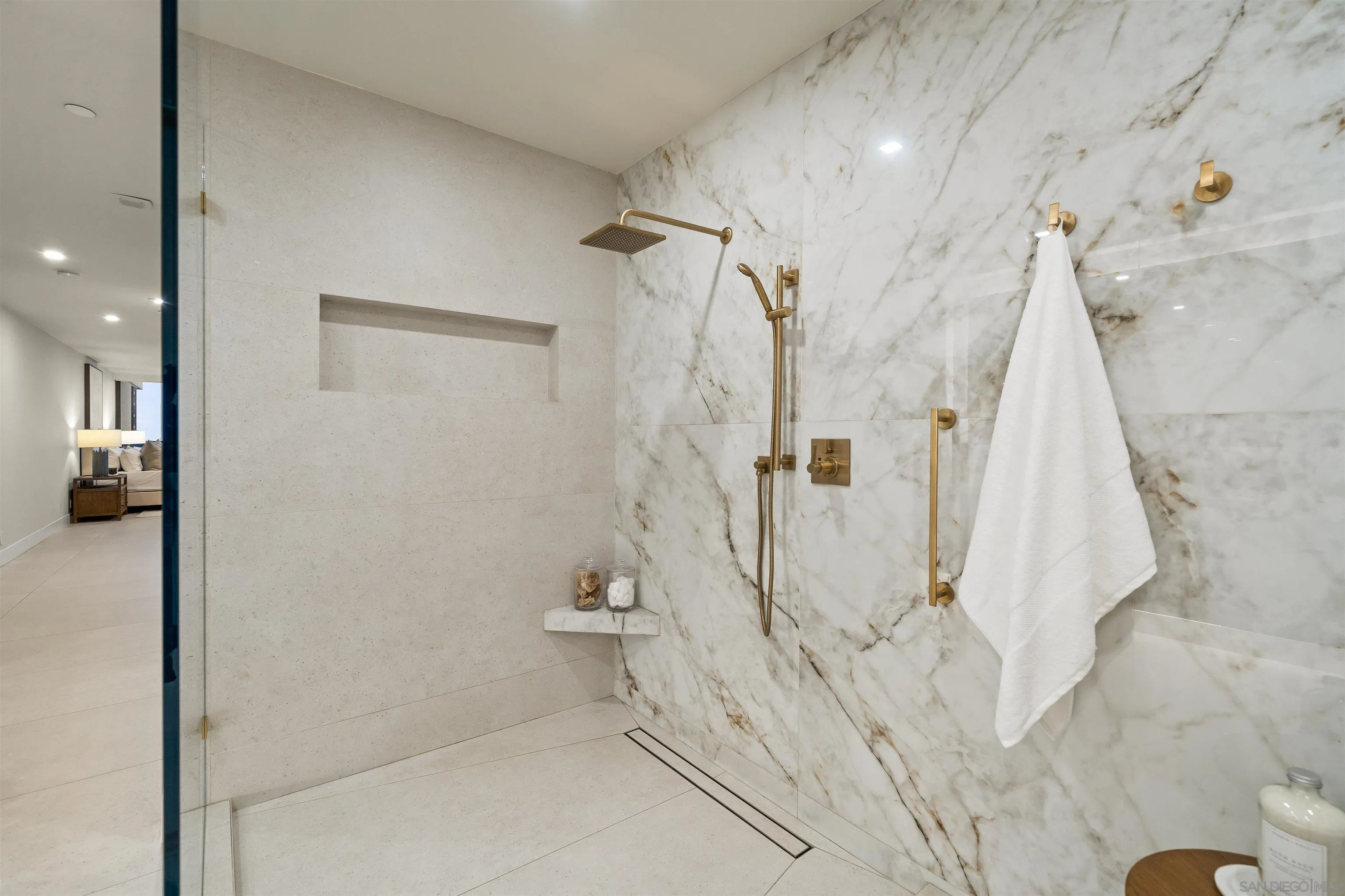 https://cdn.realtyfeed.com/cdn/127/260014324/8884f7025d4ceea53f26dec7be25efa3.webp