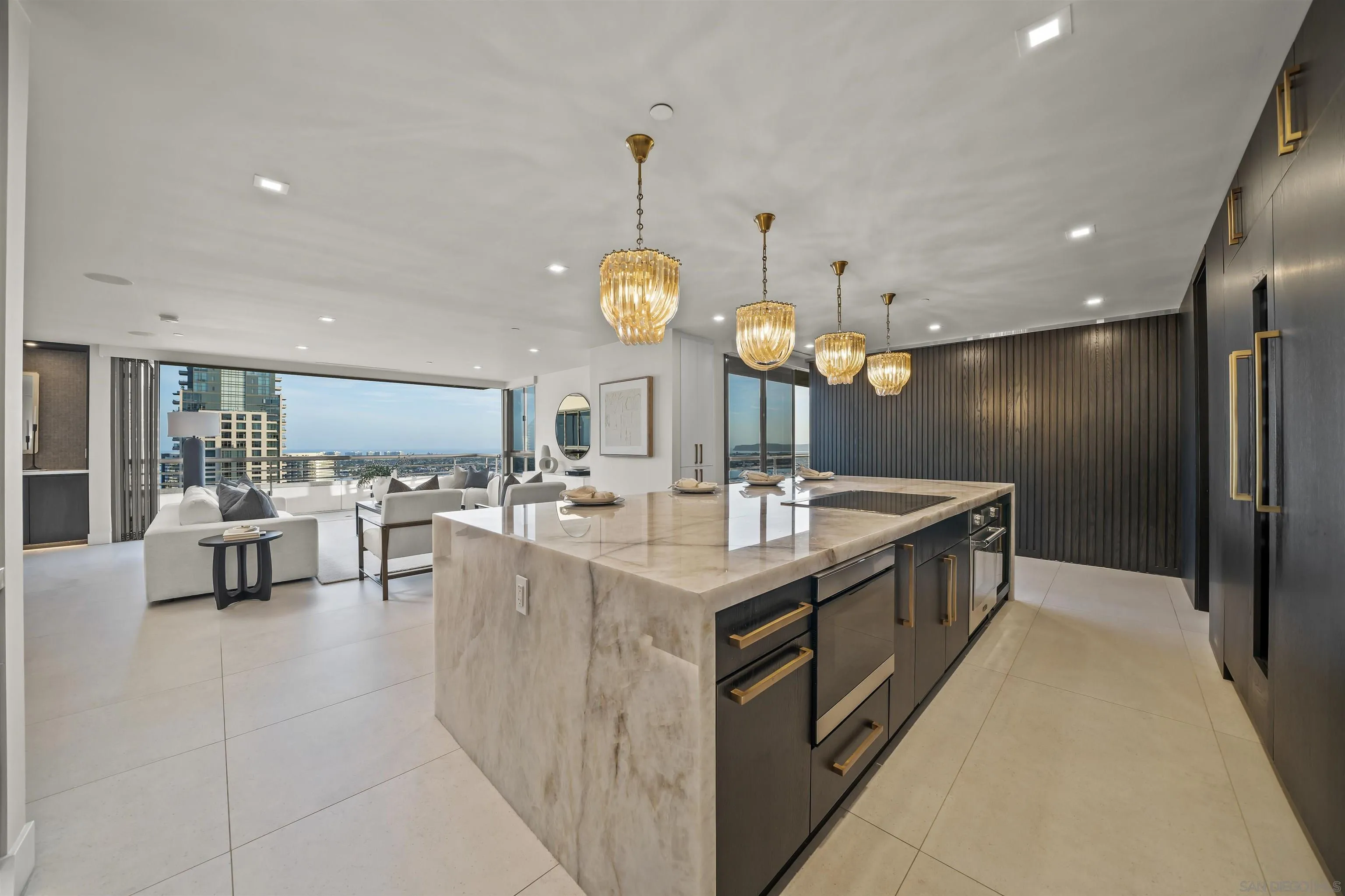 https://cdn.realtyfeed.com/cdn/127/260014324/faba50de6f67ef3373e374014a3acccb.webp