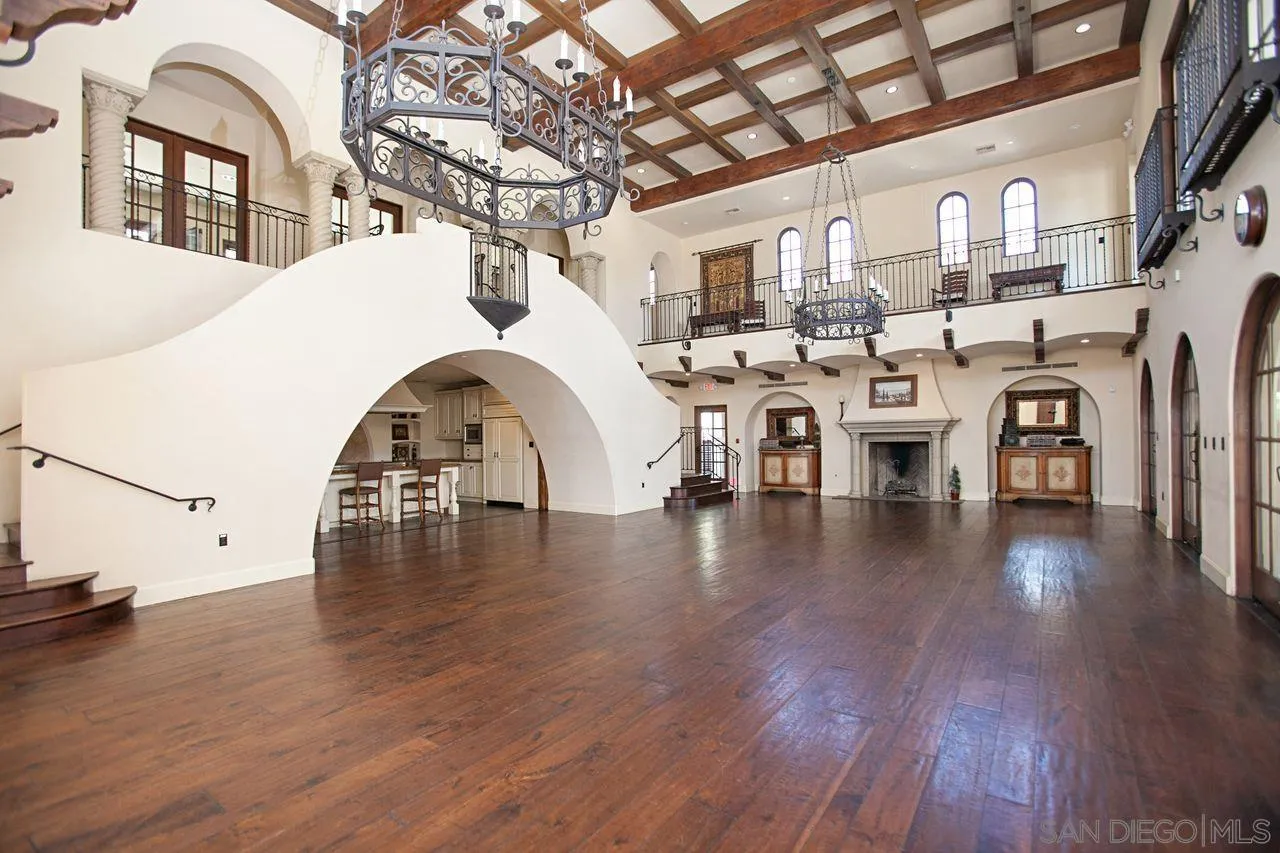 https://cdn.realtyfeed.com/cdn/127/260014325/0a55f383523687364a859158b2ed9a8c.webp
