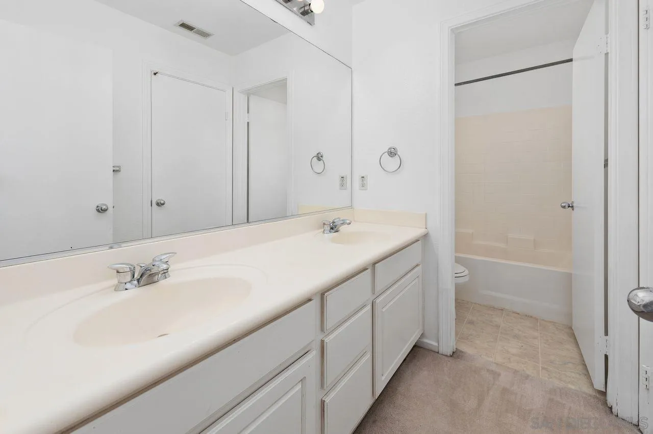 https://cdn.realtyfeed.com/cdn/127/260014325/10a343ace0bacdf92e8417201ca0941f.webp