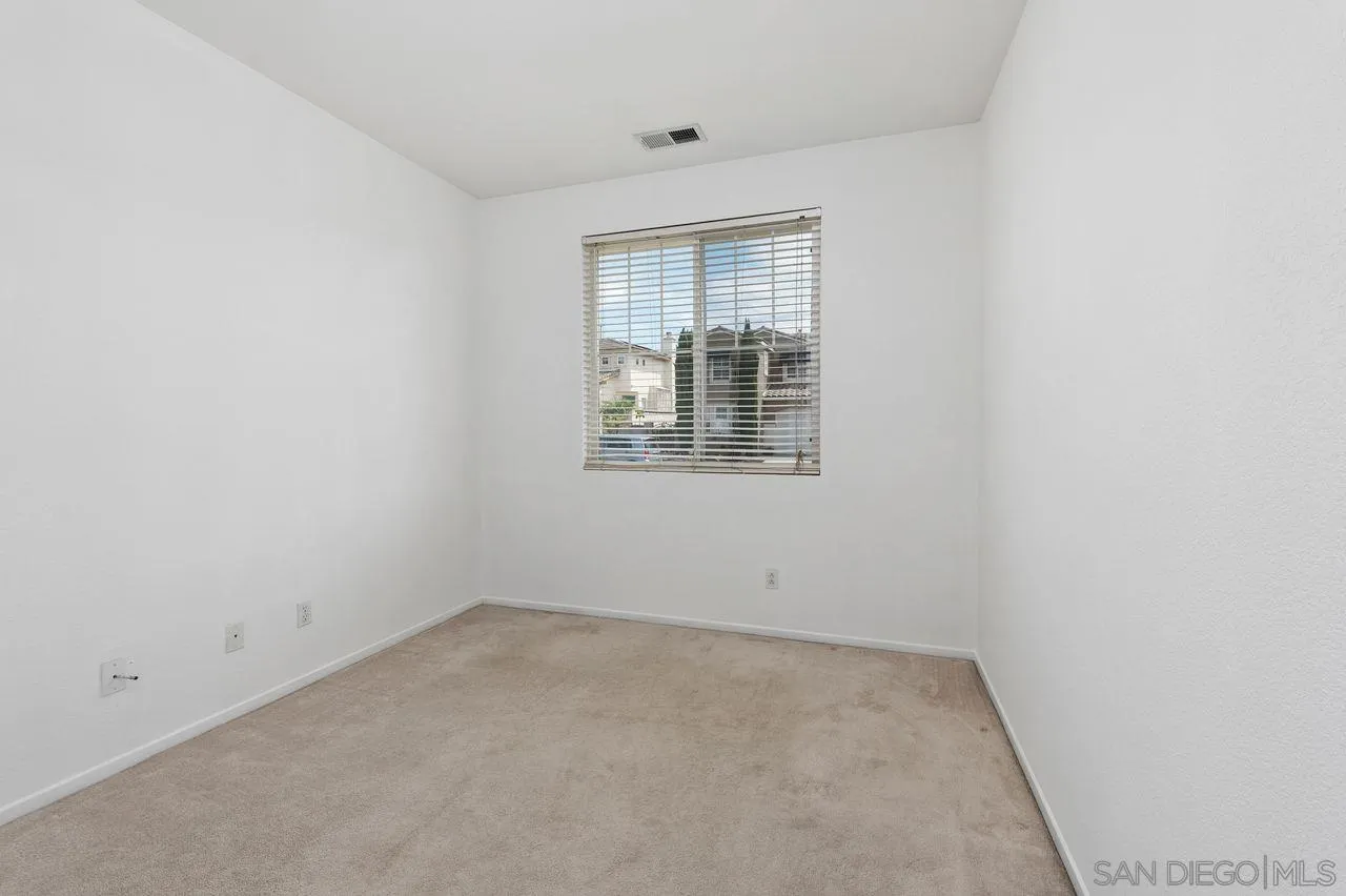 https://cdn.realtyfeed.com/cdn/127/260014325/10fac240433d4495524f520fef88a03b.webp