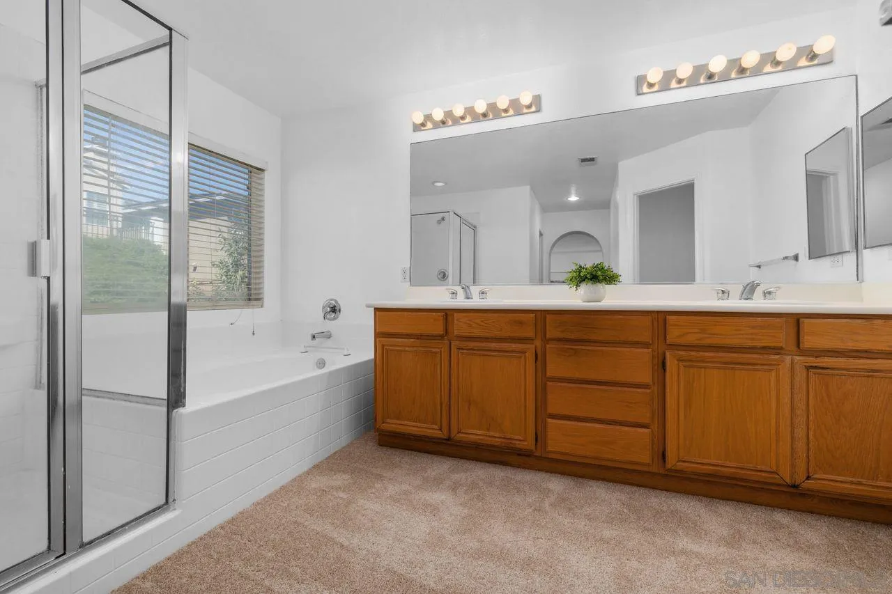 https://cdn.realtyfeed.com/cdn/127/260014325/15f28da86c2febb945283ac21c19382c.webp