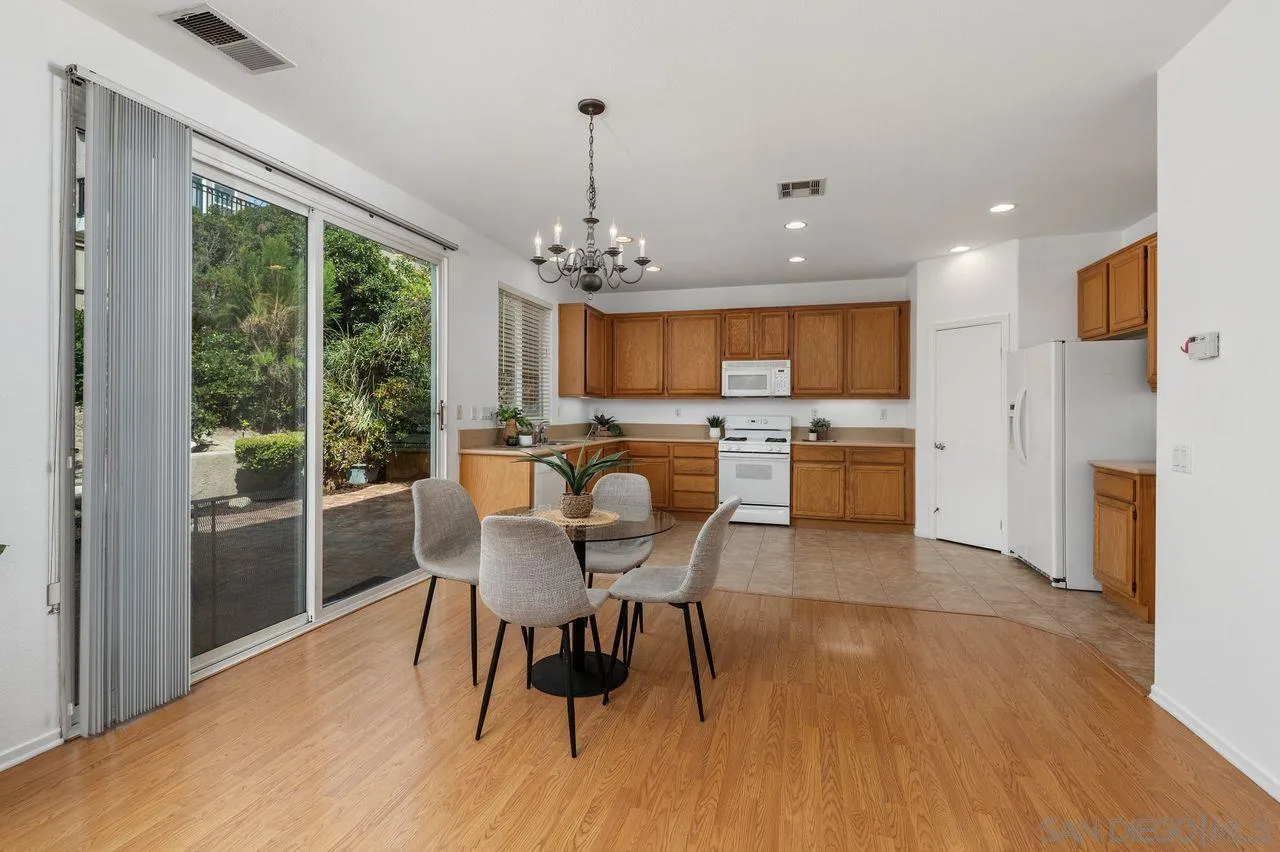 https://cdn.realtyfeed.com/cdn/127/260014325/5ce63b5f8aceed656203733805108dba.webp