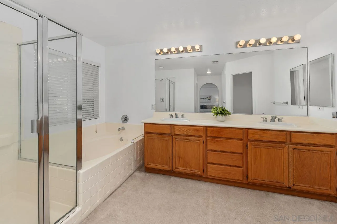 https://cdn.realtyfeed.com/cdn/127/260014325/ba33a10bf979e4bfd0aa1c96c1ff50c3.webp