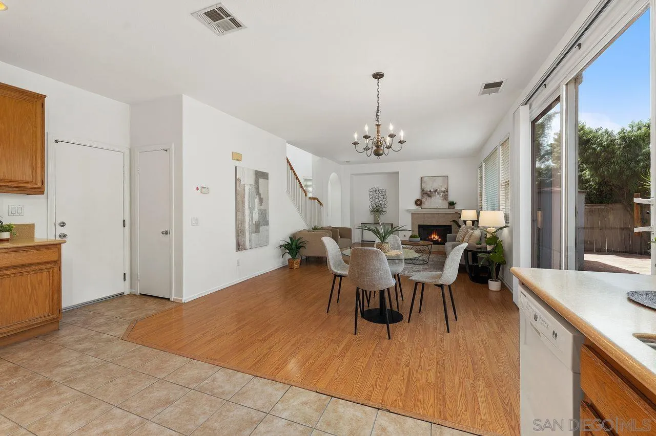https://cdn.realtyfeed.com/cdn/127/260014325/bf0c975ec430b6afd46ea1941c10b905.webp