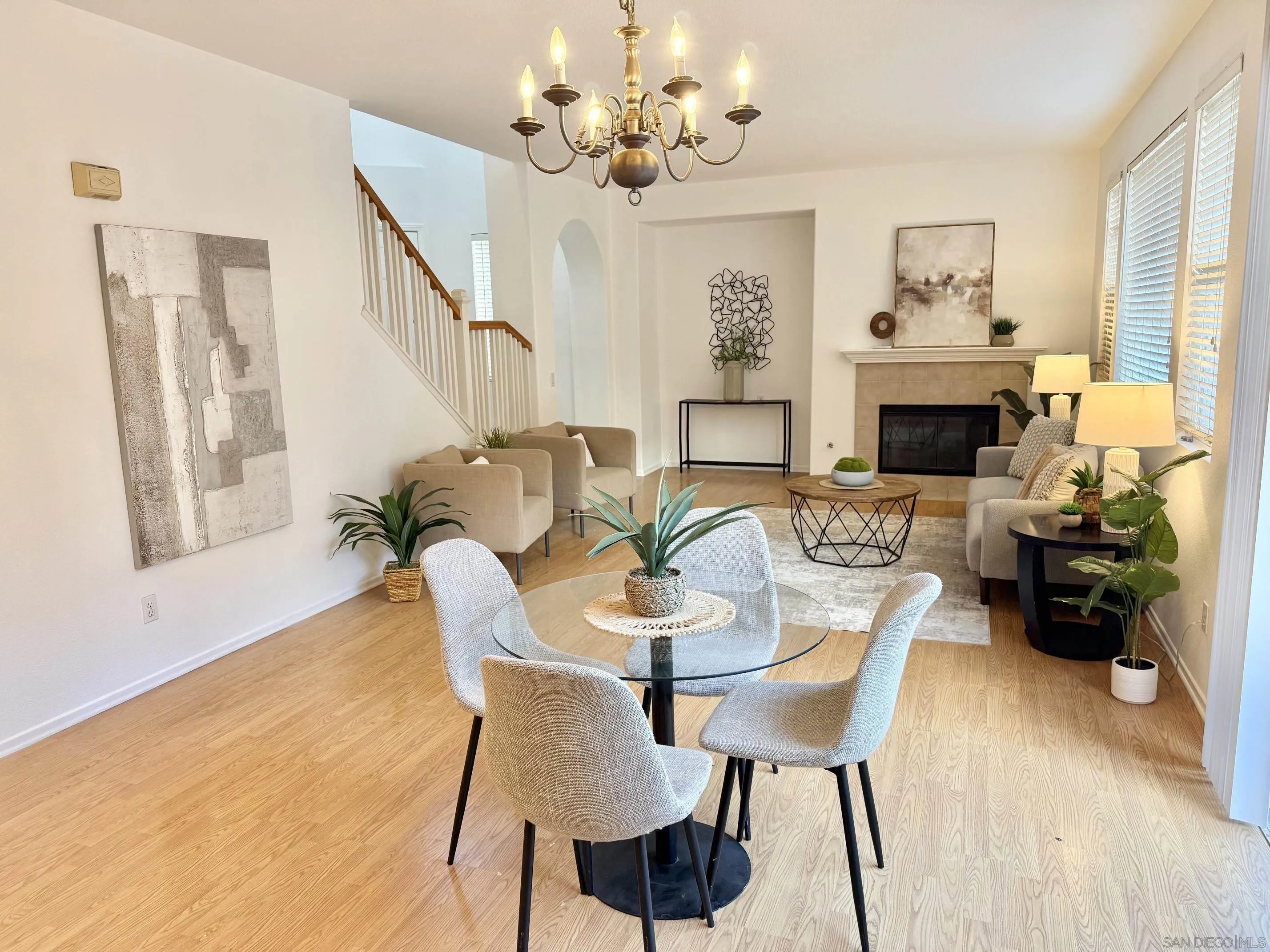 https://cdn.realtyfeed.com/cdn/127/260014325/c1aafc2b57815ba3344ea83ea11b6691.webp