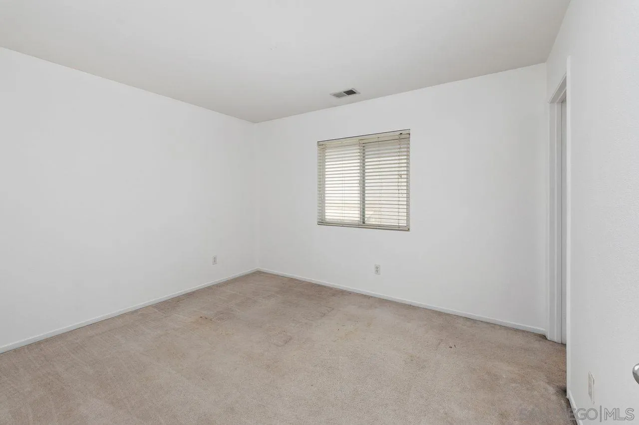 https://cdn.realtyfeed.com/cdn/127/260014325/e3872959a951dfd74290f34ba776ab75.webp