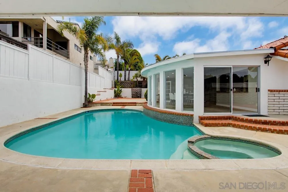 https://cdn.realtyfeed.com/cdn/127/260014327/013a96c50dacae3dd0f59a883d49d058.webp