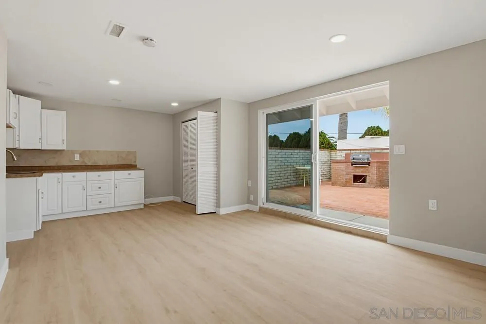 https://cdn.realtyfeed.com/cdn/127/260014327/0bc4e3a959292a9a992d0a1c5a16221e.webp