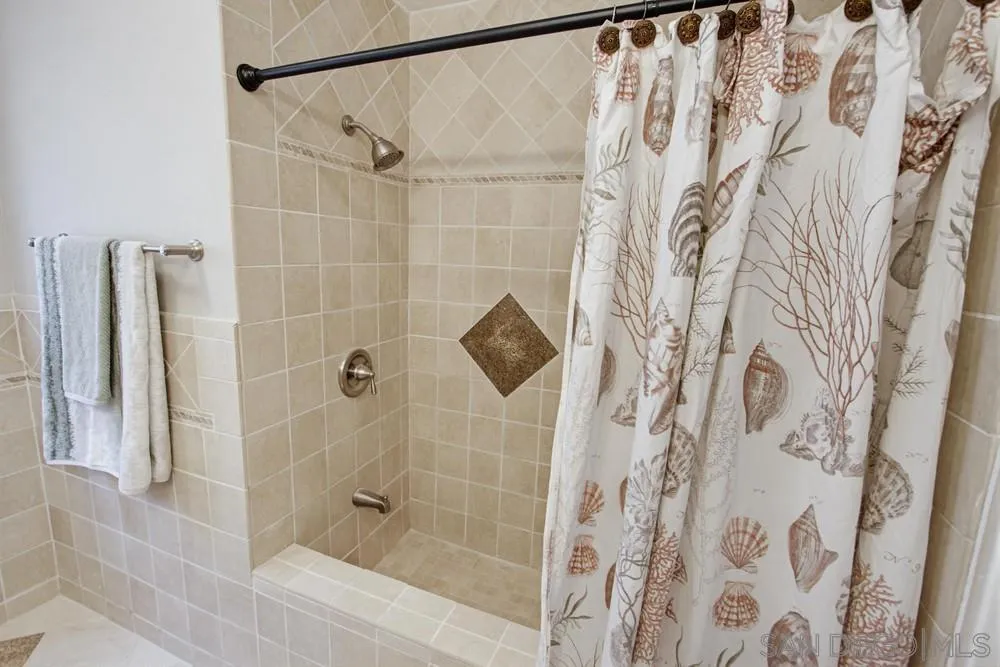 https://cdn.realtyfeed.com/cdn/127/260014327/21c94afc8f8d7563fec2f250f6aae9b1.webp