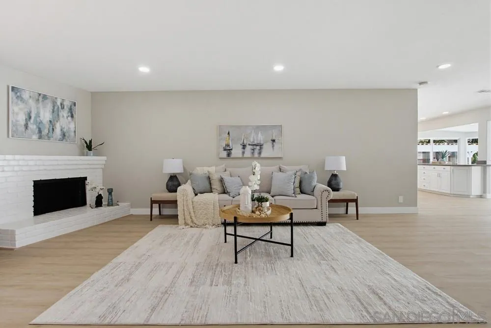 https://cdn.realtyfeed.com/cdn/127/260014327/550734d27d320e74ccf44203594ee04c.webp