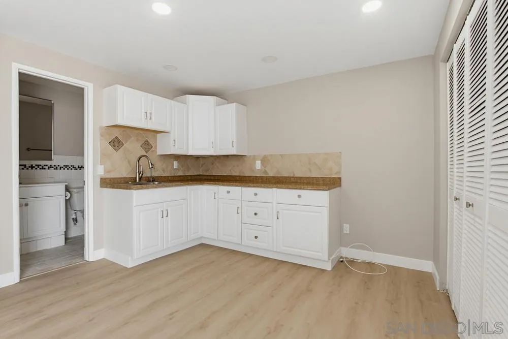 https://cdn.realtyfeed.com/cdn/127/260014327/6ca8936bba3a25d0e61dbafe195ae0c3.webp