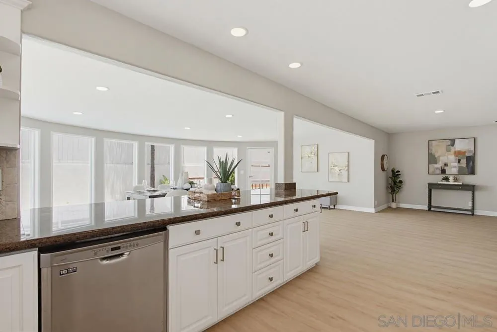 https://cdn.realtyfeed.com/cdn/127/260014327/6d0ea648543847ac688eea6277508b67.webp