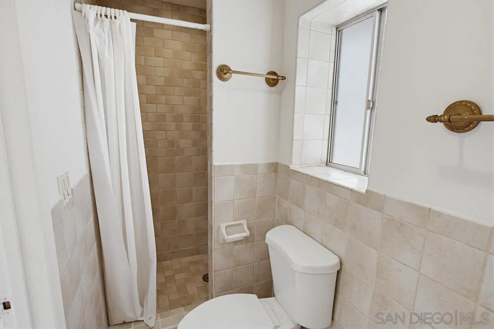 https://cdn.realtyfeed.com/cdn/127/260014327/8d6a821645a06c5ccc23a411ea667ab8.webp