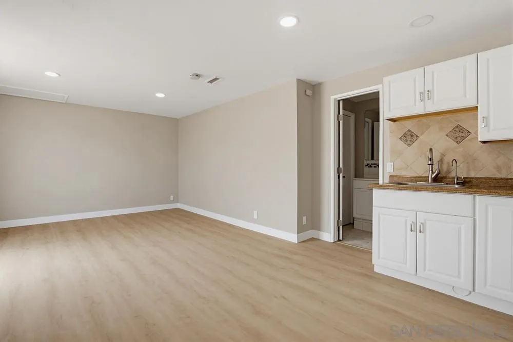 https://cdn.realtyfeed.com/cdn/127/260014327/a7556dbc38e9e88ecf5b06db06fdf8a1.webp