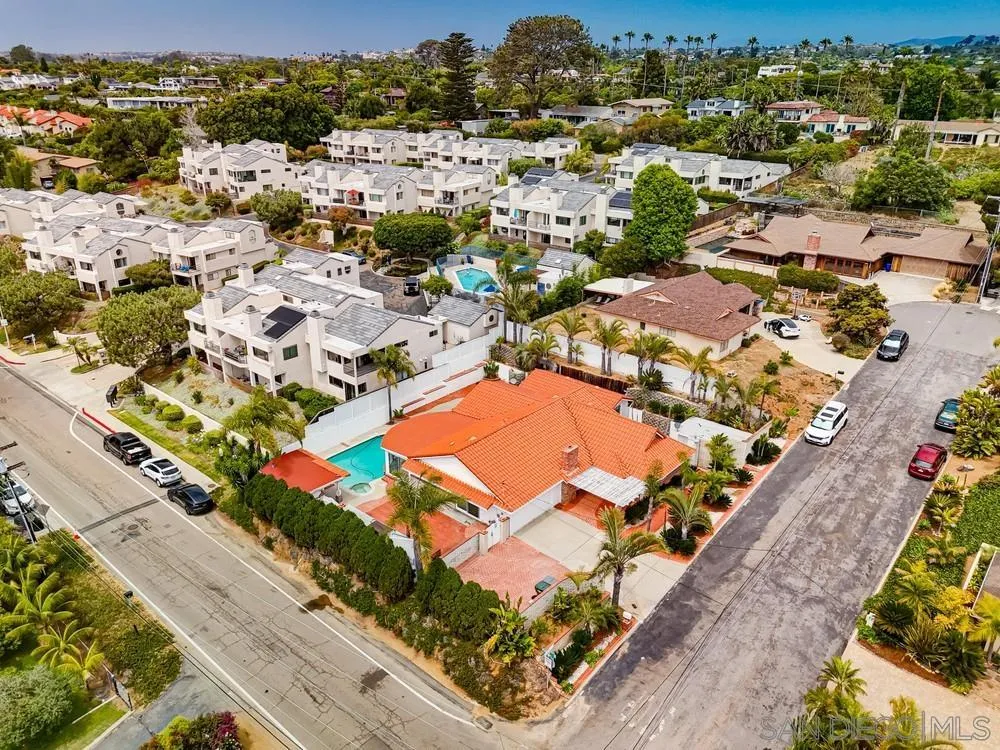 https://cdn.realtyfeed.com/cdn/127/260014327/bd0a9304d04c89437ada3e45df83314e.webp