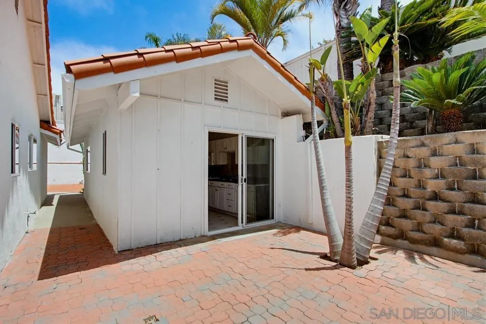https://cdn.realtyfeed.com/cdn/127/260014327/d8b796e8da572ccaa29576f815aca72c.webp