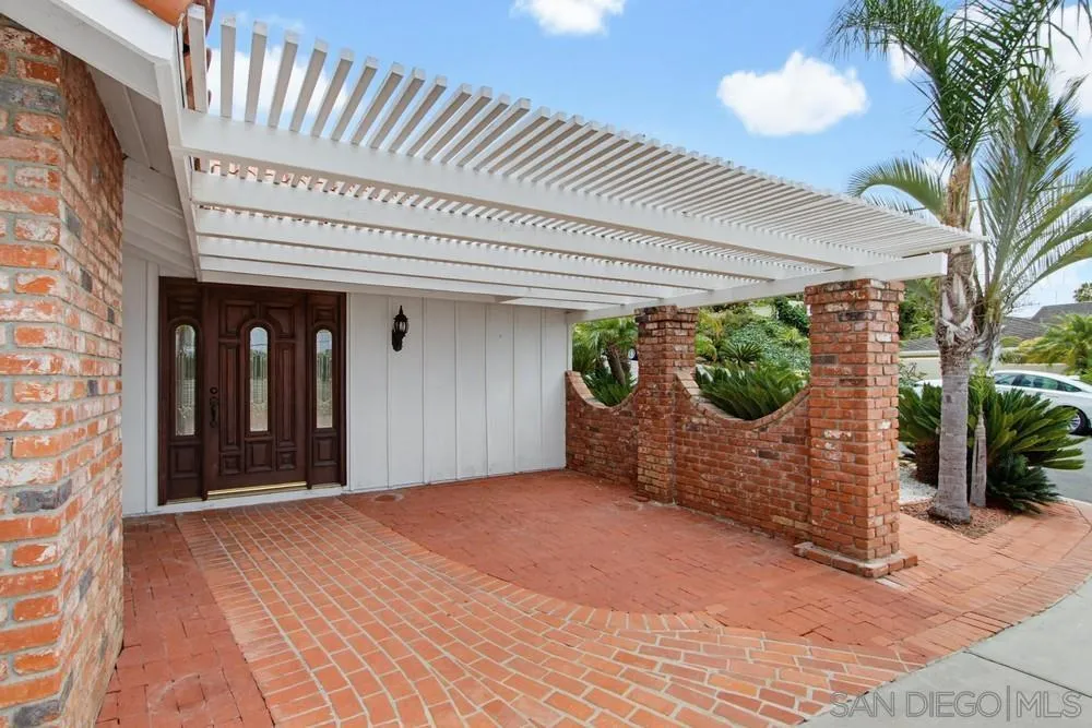 https://cdn.realtyfeed.com/cdn/127/260014327/f4d2e5913415741defd148fd56c36e61.webp