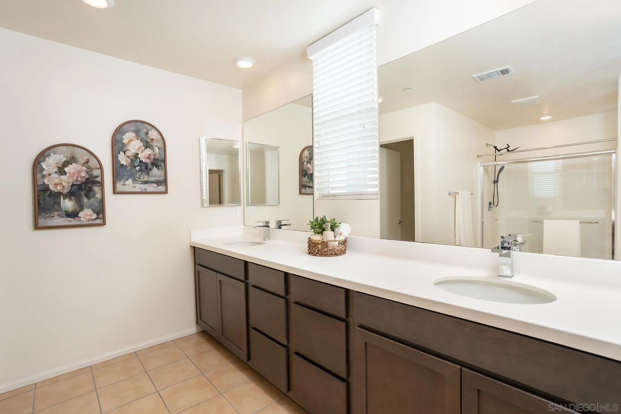 https://cdn.realtyfeed.com/cdn/127/260014330/16c82c7fbff97f11af5502cfe53f4221.webp
