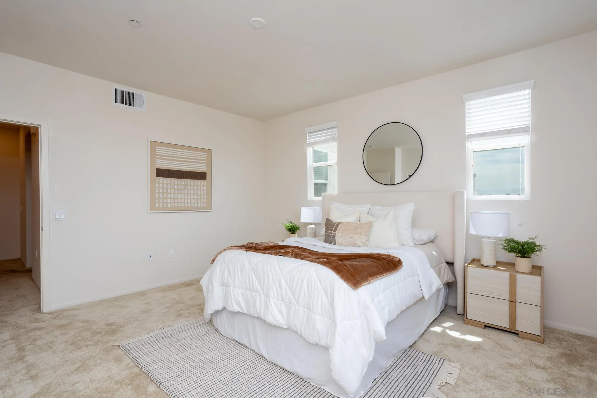 https://cdn.realtyfeed.com/cdn/127/260014330/82d1f7dcd7b4175b932fd0e95933038c.webp